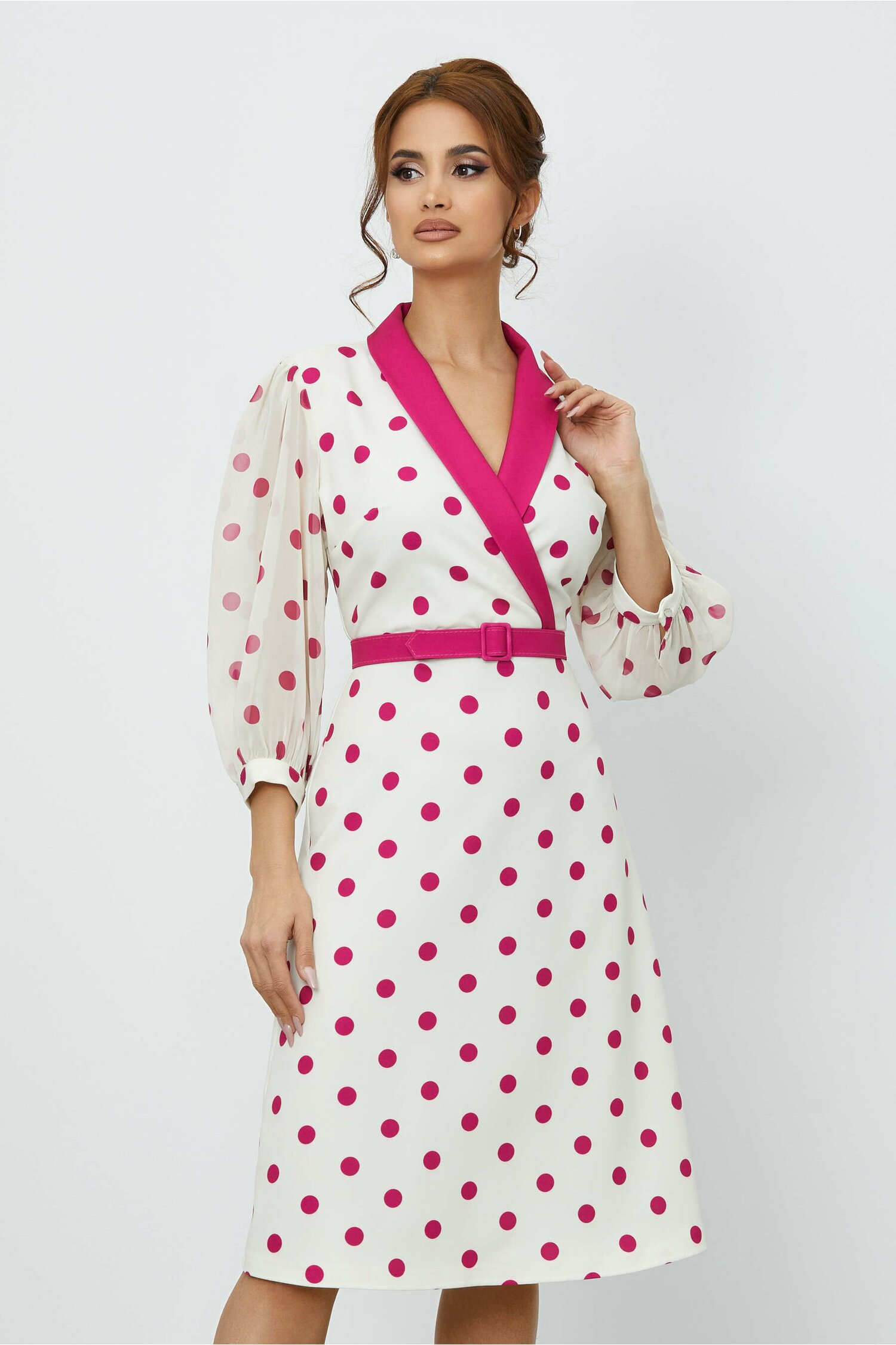 Rochie Alina ivory cu imprimeu cu buline roz