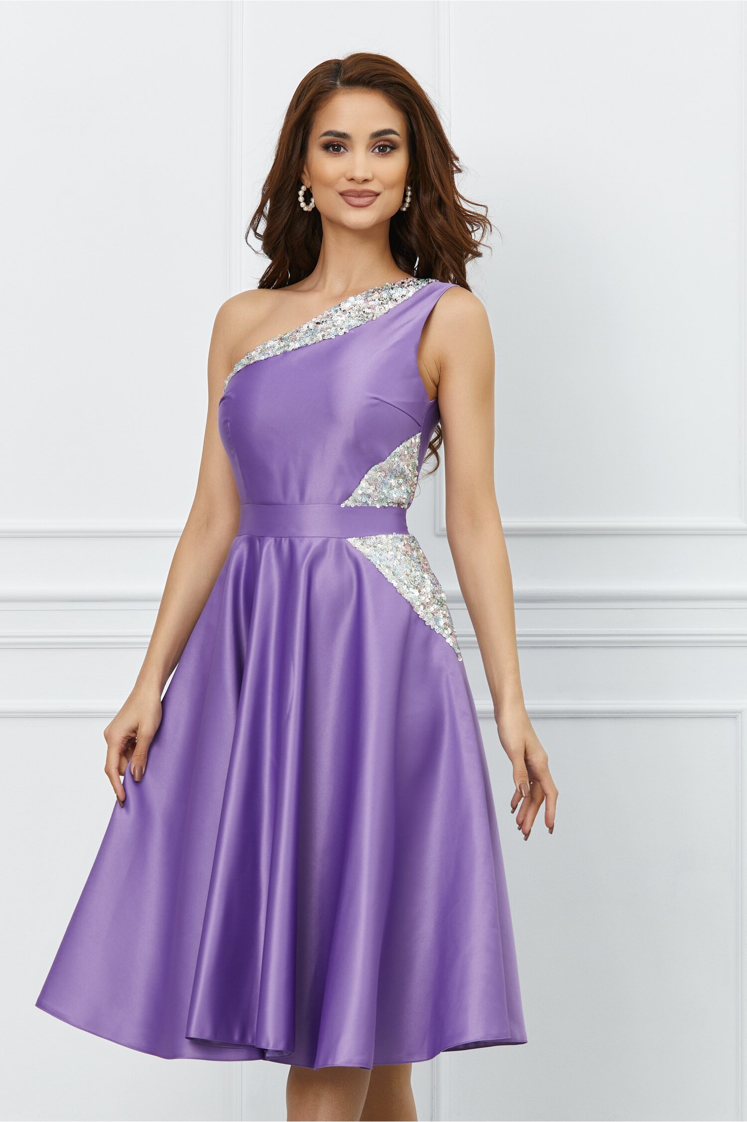 Rochie Moze lila accesorizata cu paiete in talie si la decolteu