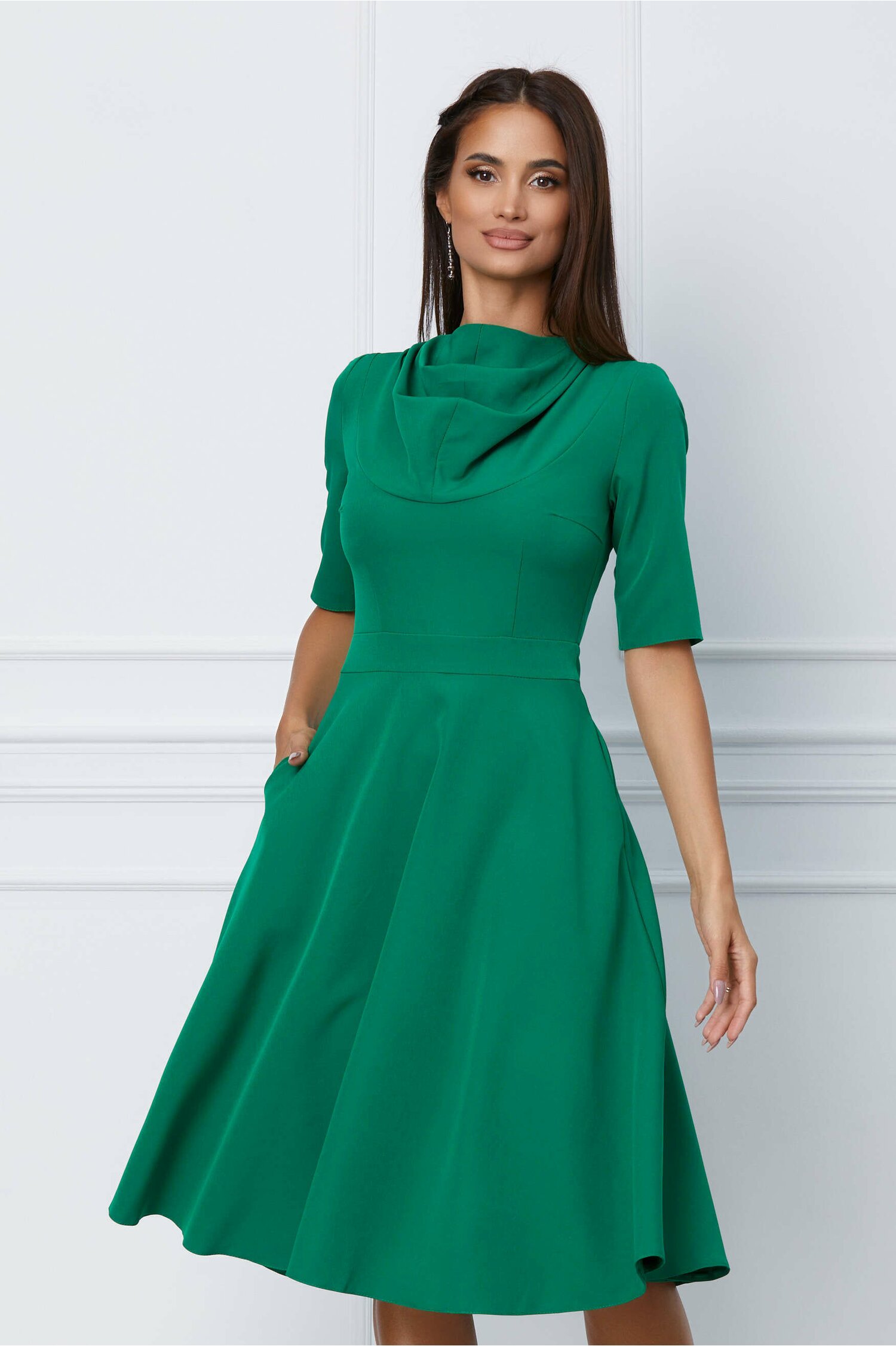 Rochie Moze verde cu guler lasat