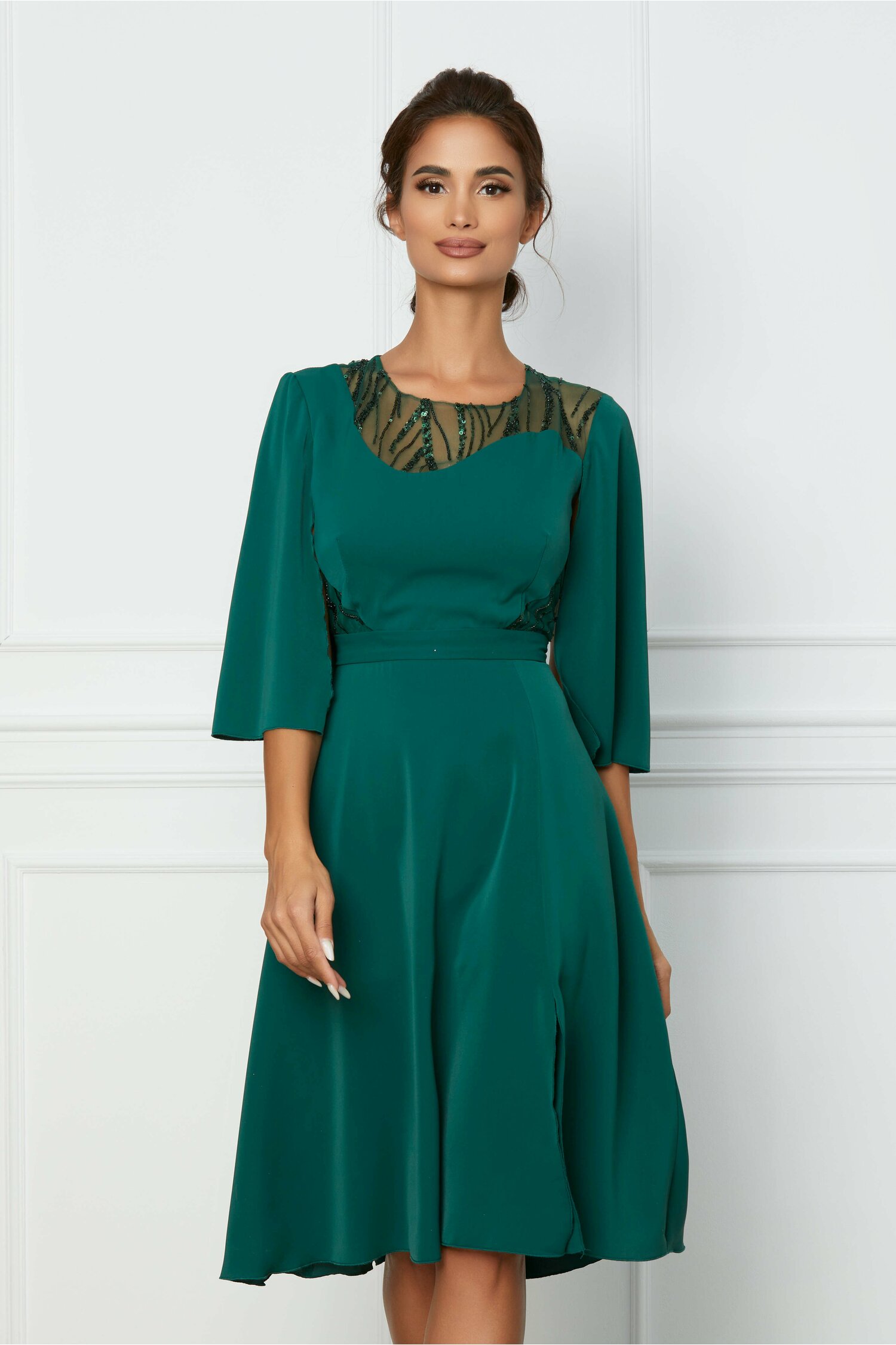 Rochie Ella Collection verde cu paiete la decolteu si talie