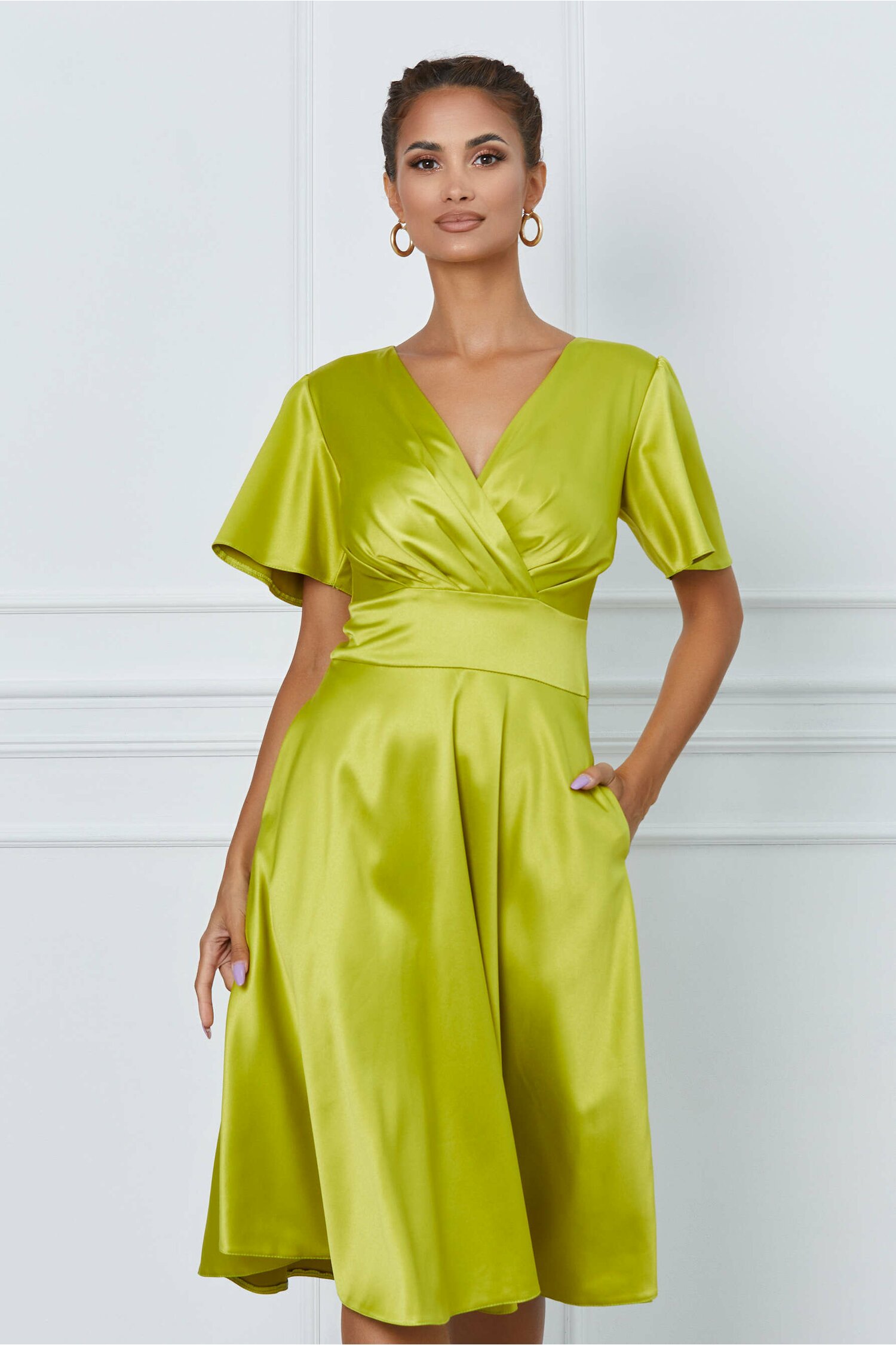 Rochie Moze verde lime cu decolteu petrecut