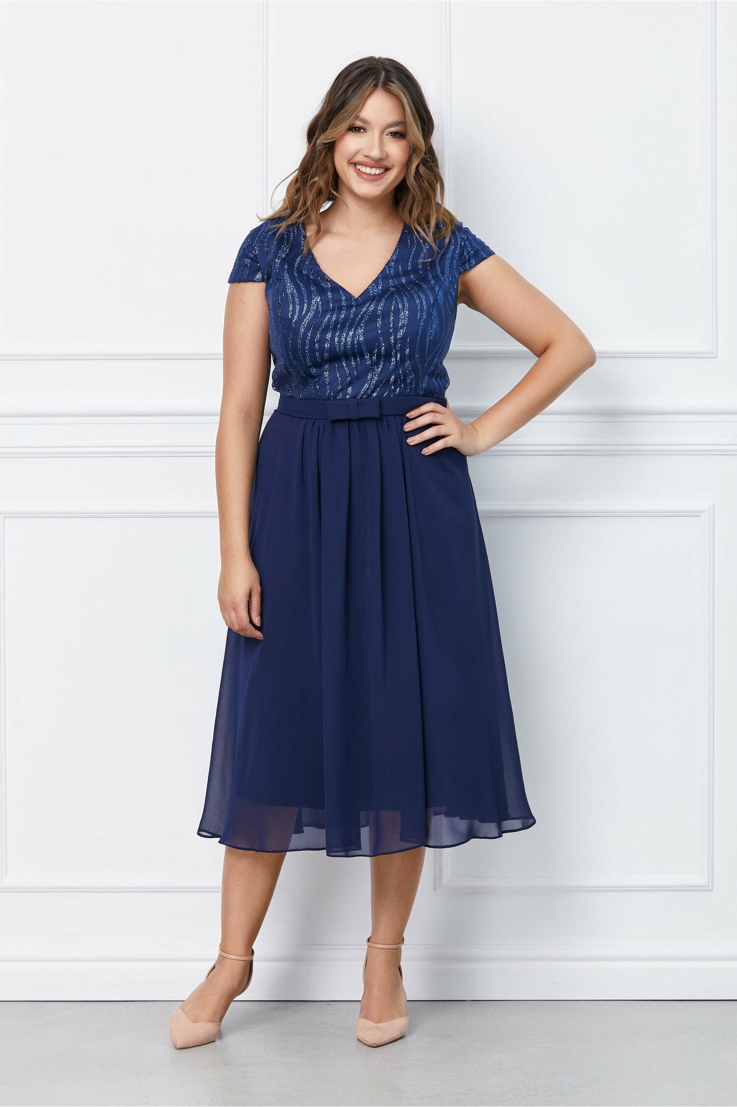 Rochie Kara bleumarin cu glitter la bust