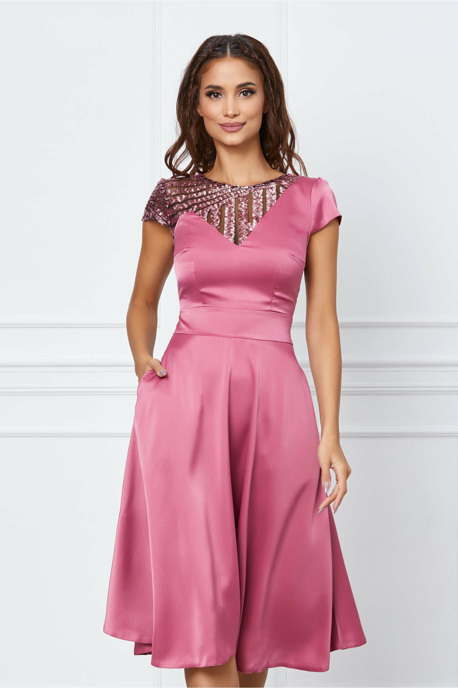 Rochie Moze roz cu paiete la bust