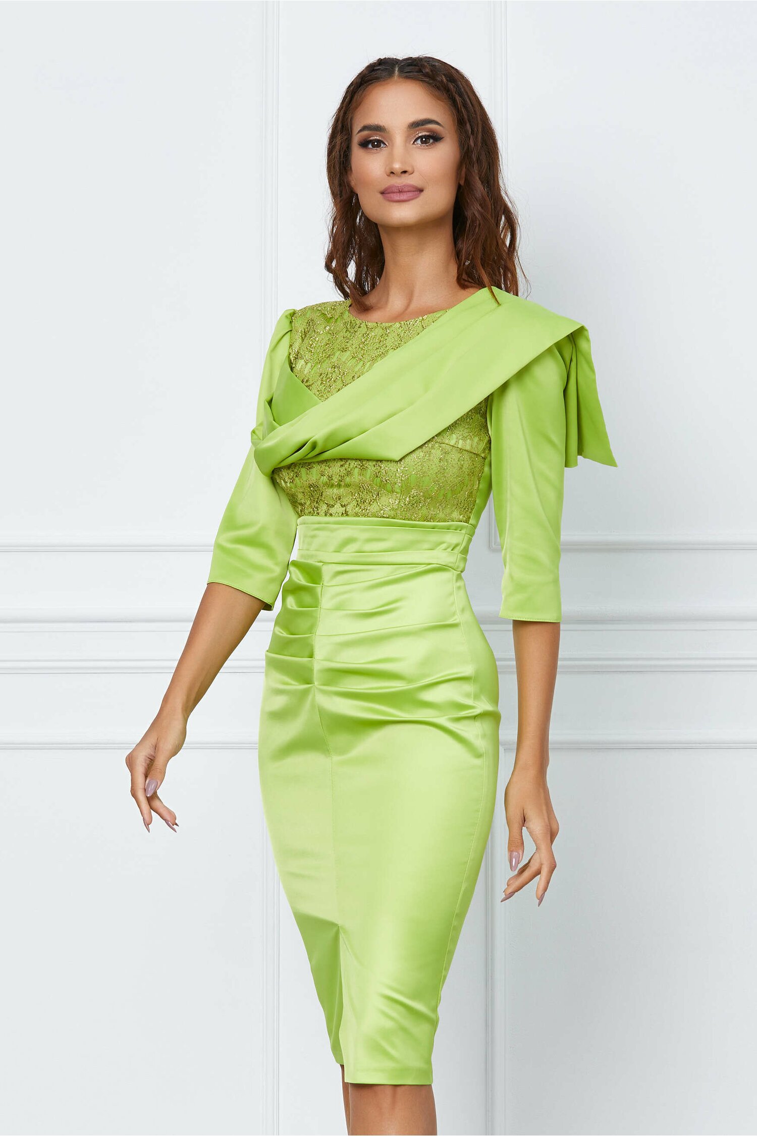 Rochie Moze lime cu paiete si aplicatie la bust