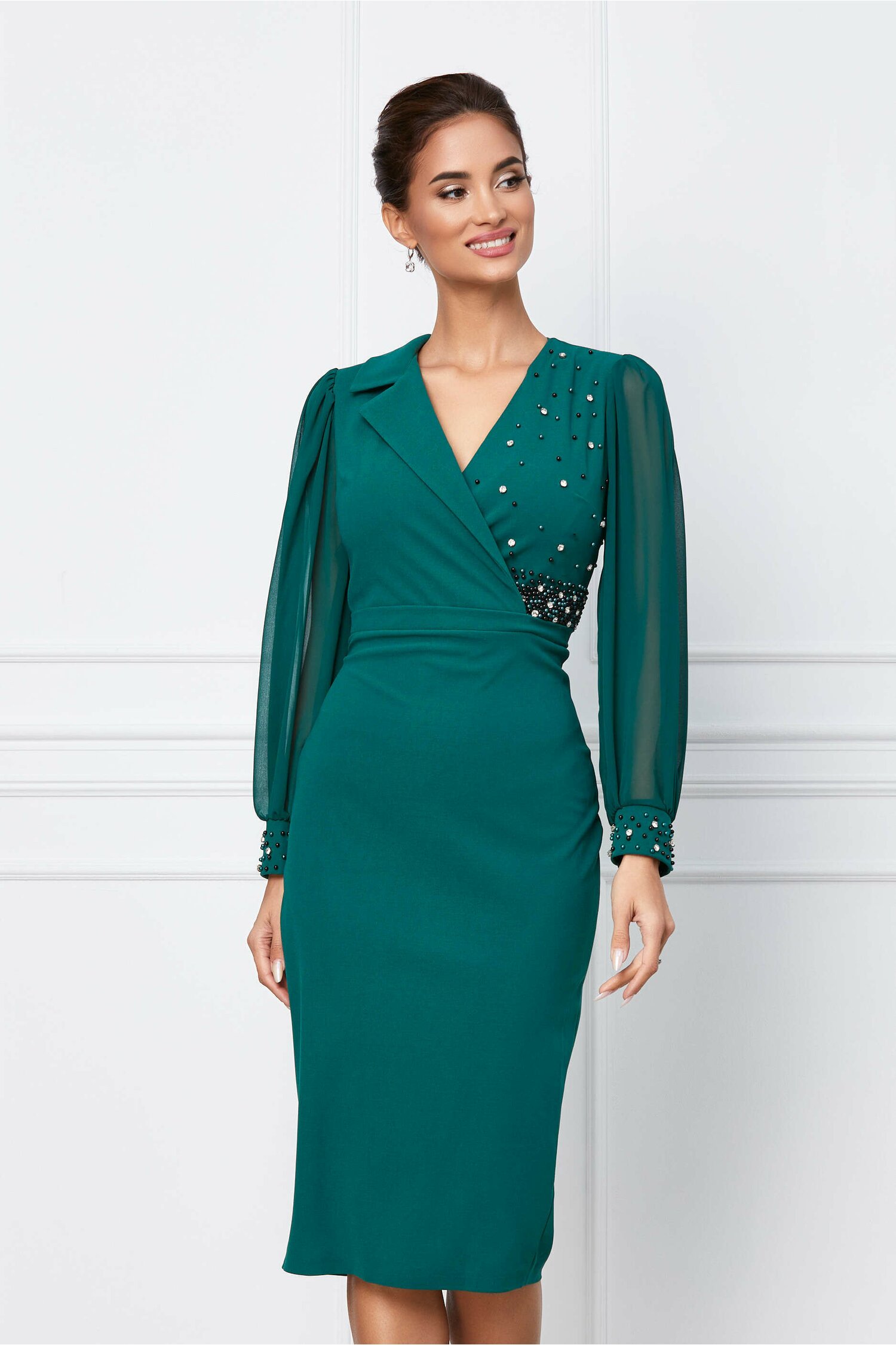 Rochie Cosmina verde cu perlute si strasuri