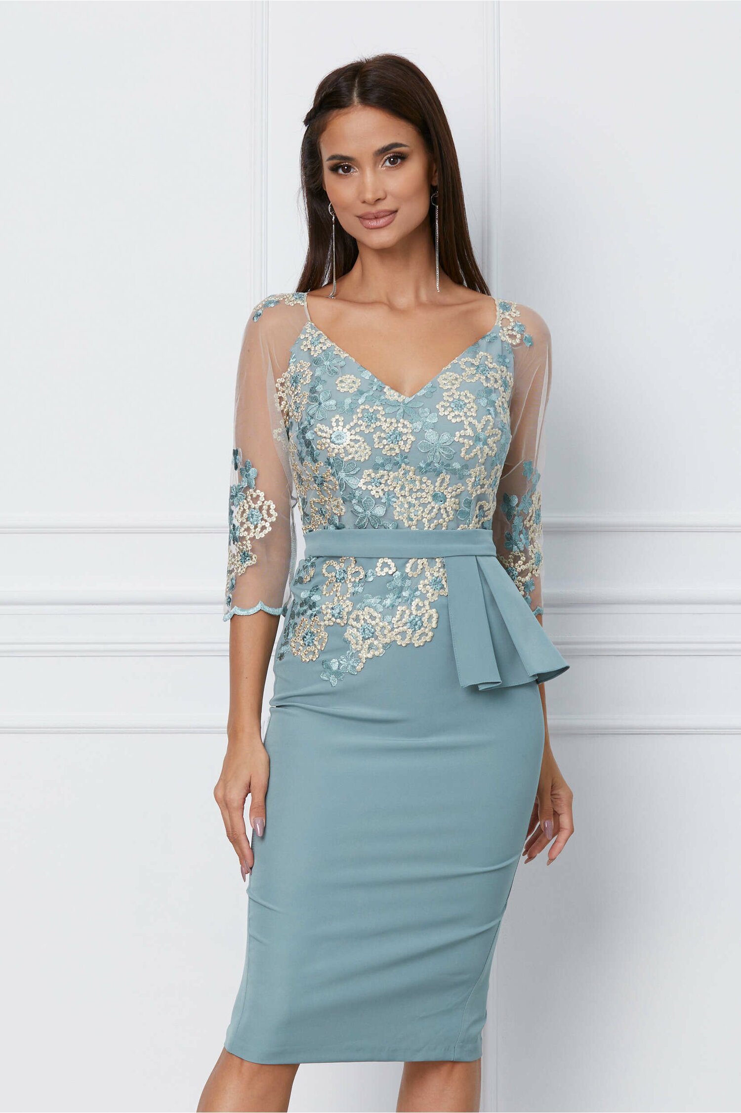 Rochie MBG verde mint cu broderie la bust si peplum in talie