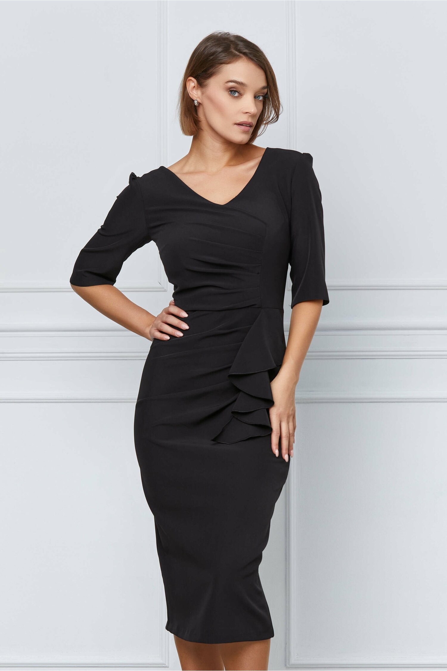 Rochie Moze neagra cu pliuri pe bust si volan pe fusta