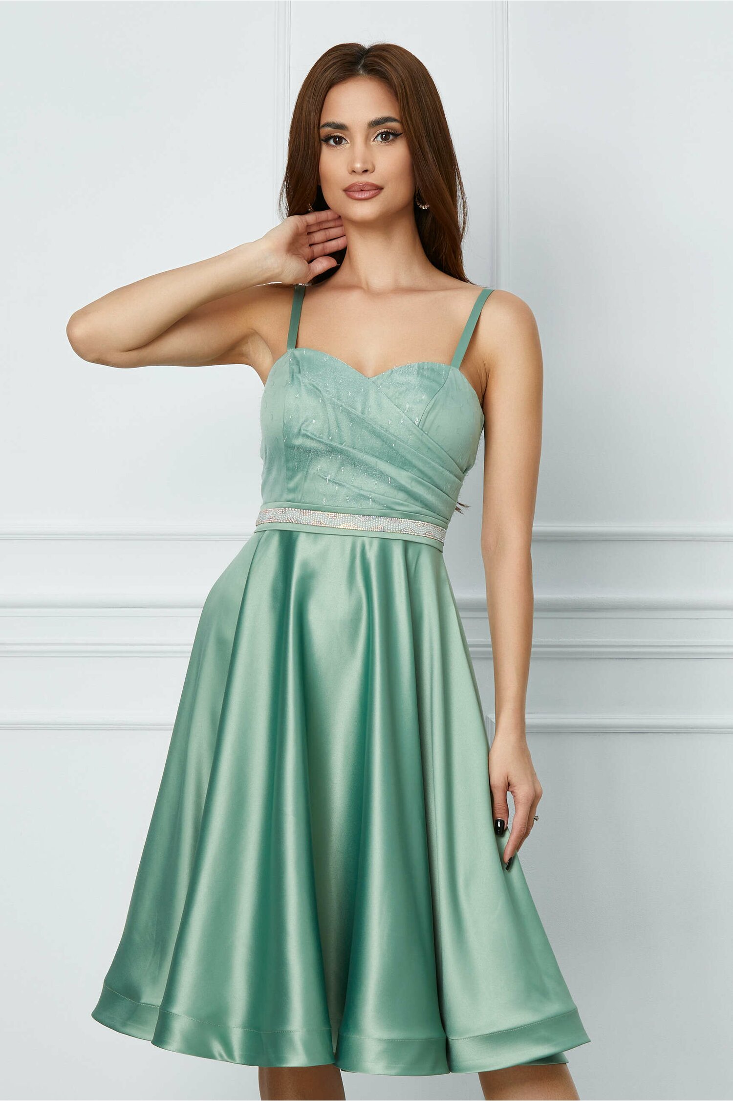 Rochie MBG verde cu aplicatie in talie