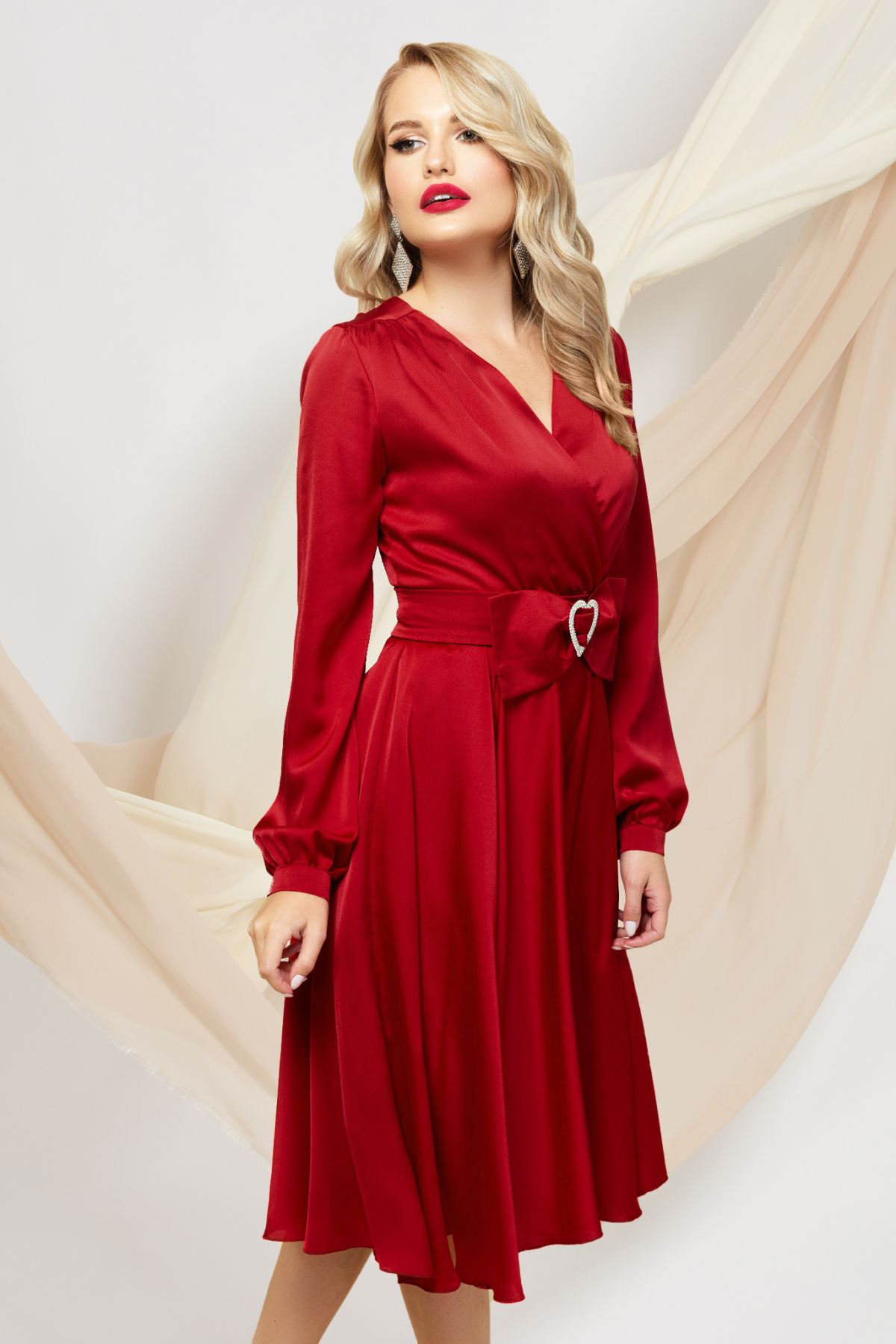 Rochie de ocazie in clos bordo satinata cu cordon tip funda cu inimioara