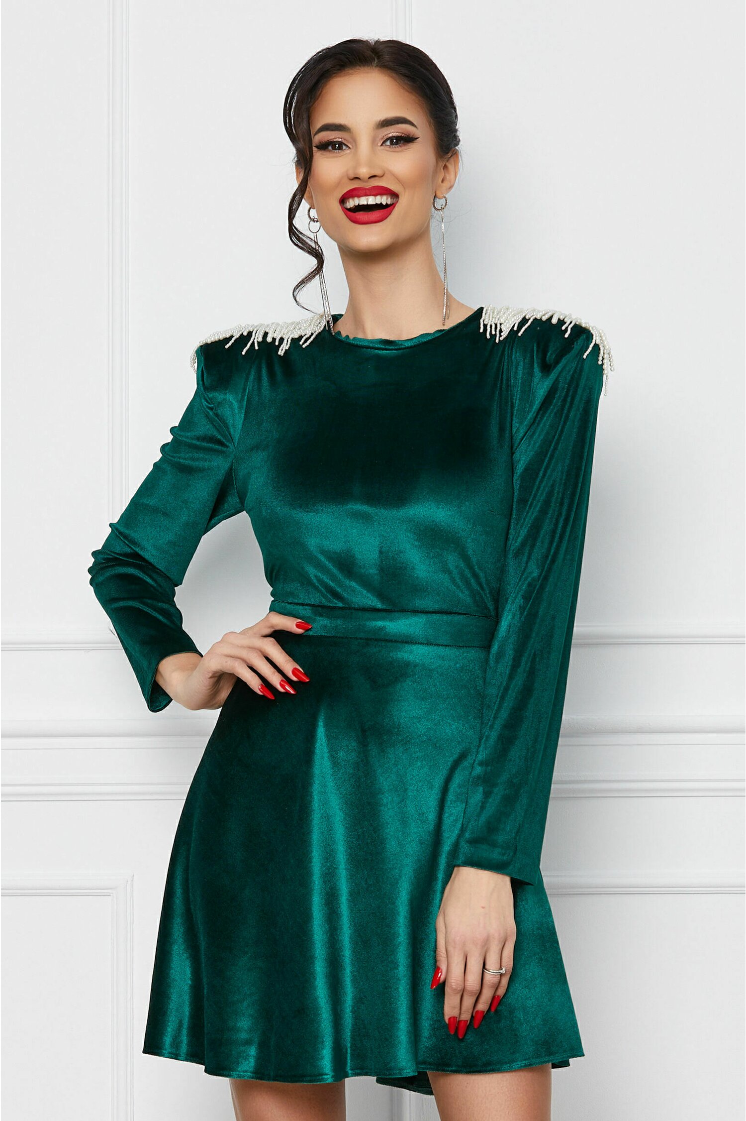 Rochie Dy Fashion verde din catifea cu franjuri la umeri