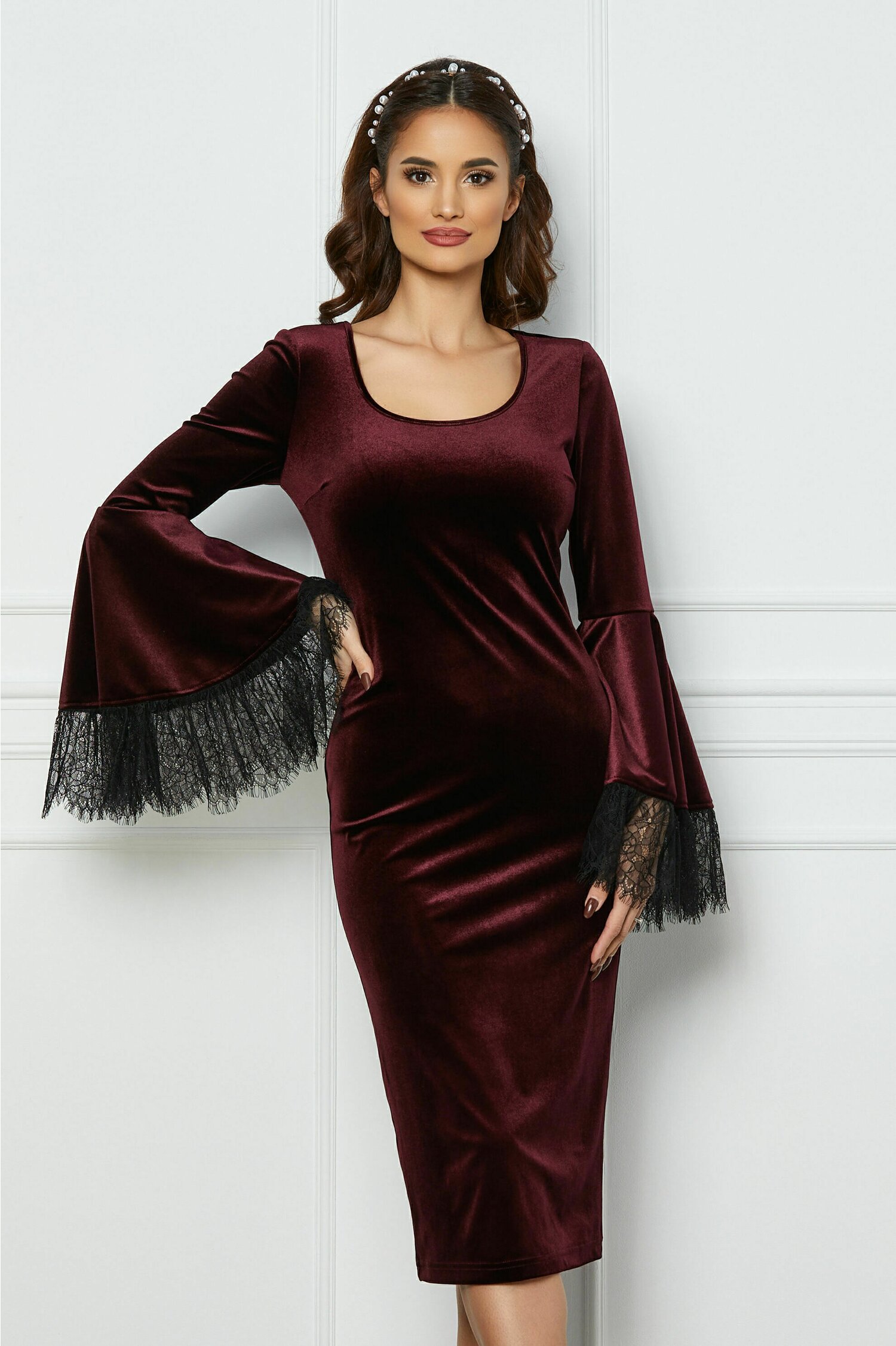 Rochie LaDonna bordo din catifea cu maneci clopot