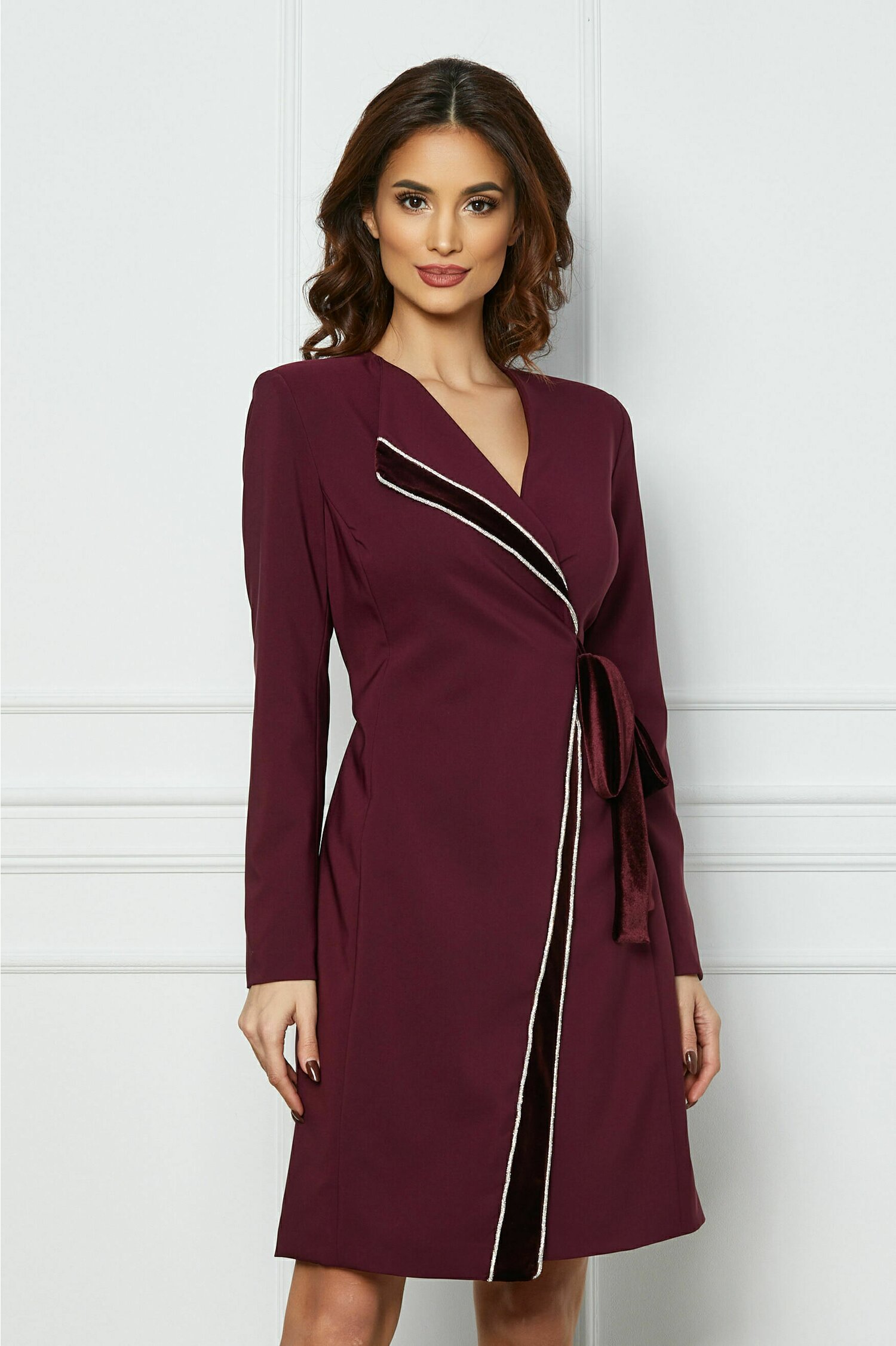 Rochie LaDonna bordo tip sacou cu rever si cordon din catifea