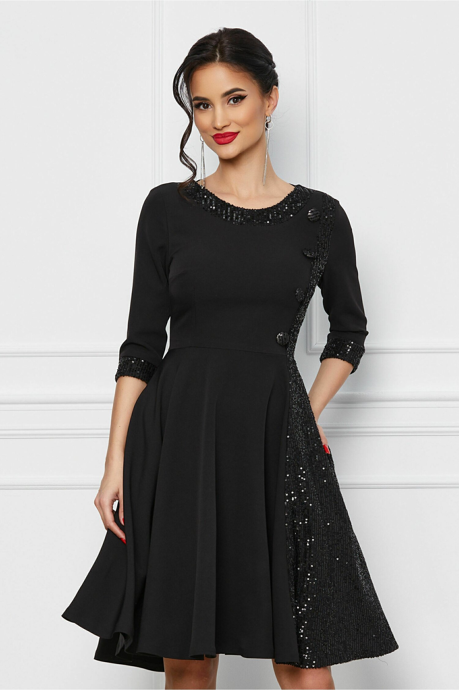 Rochie MBG neagra cu nasturi si paiete
