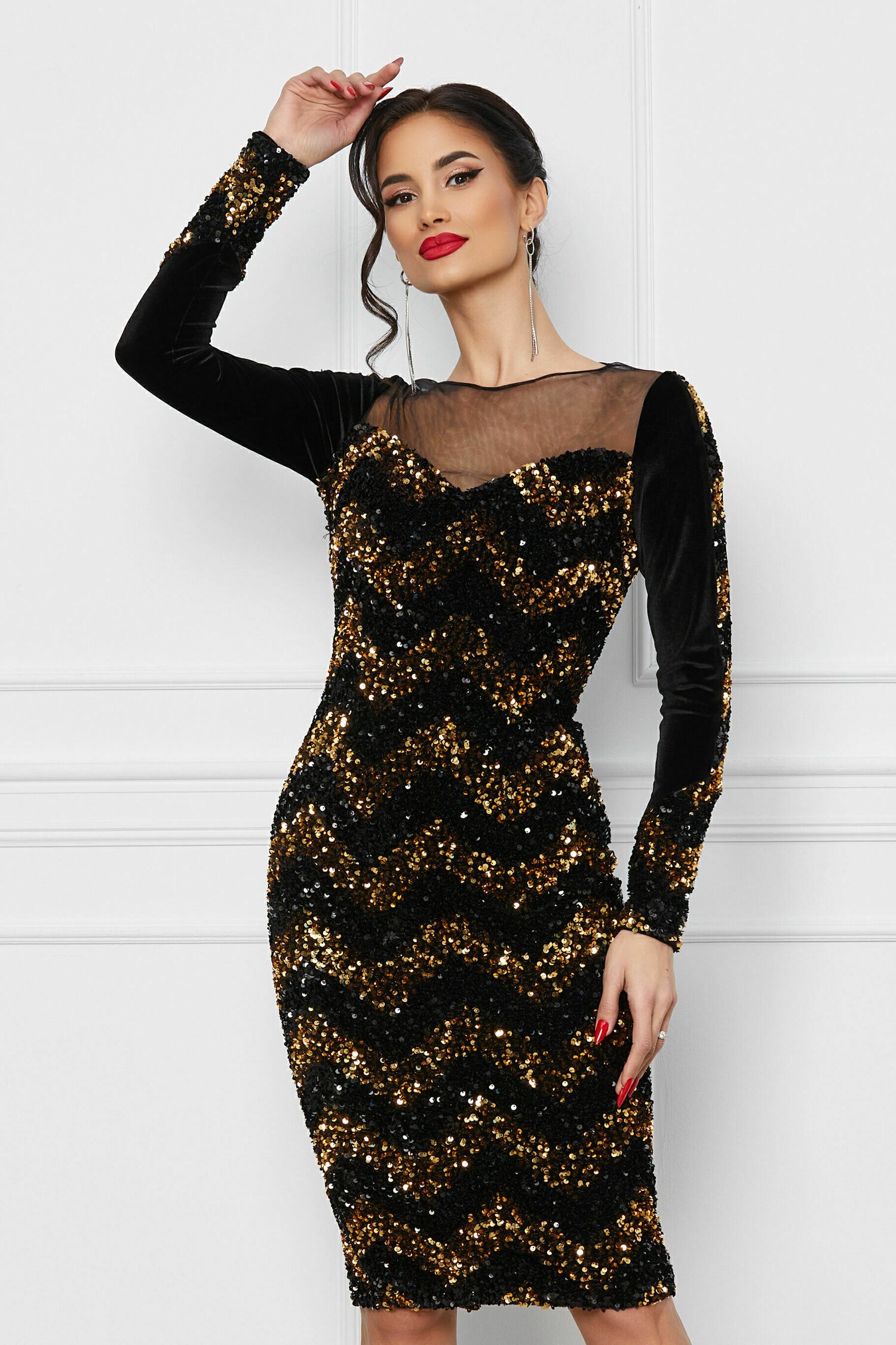 Rochie MBG cu paiete negre-aurii si tull la bust