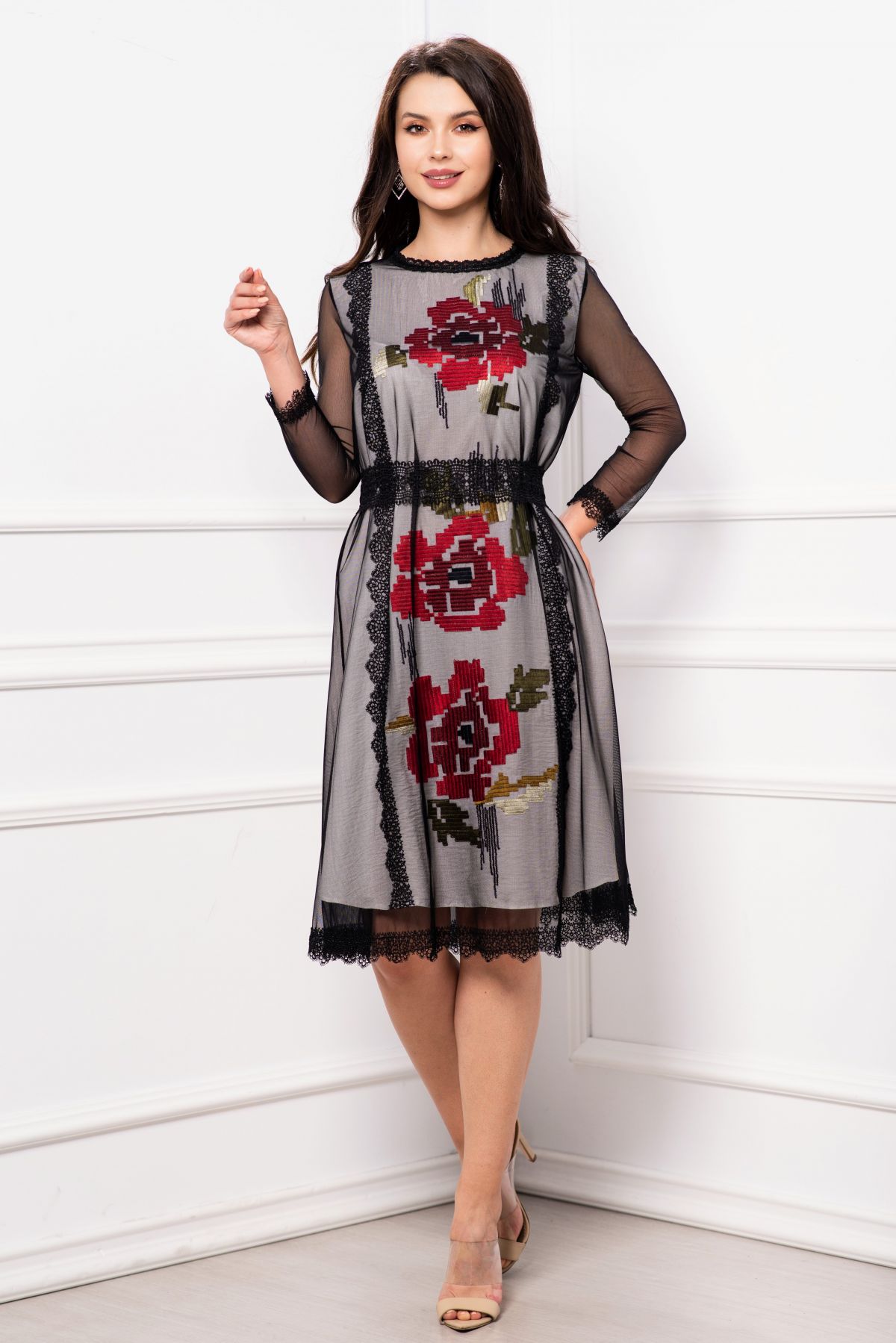 Rochie de zi traditionala Effect cu broderie si tulle