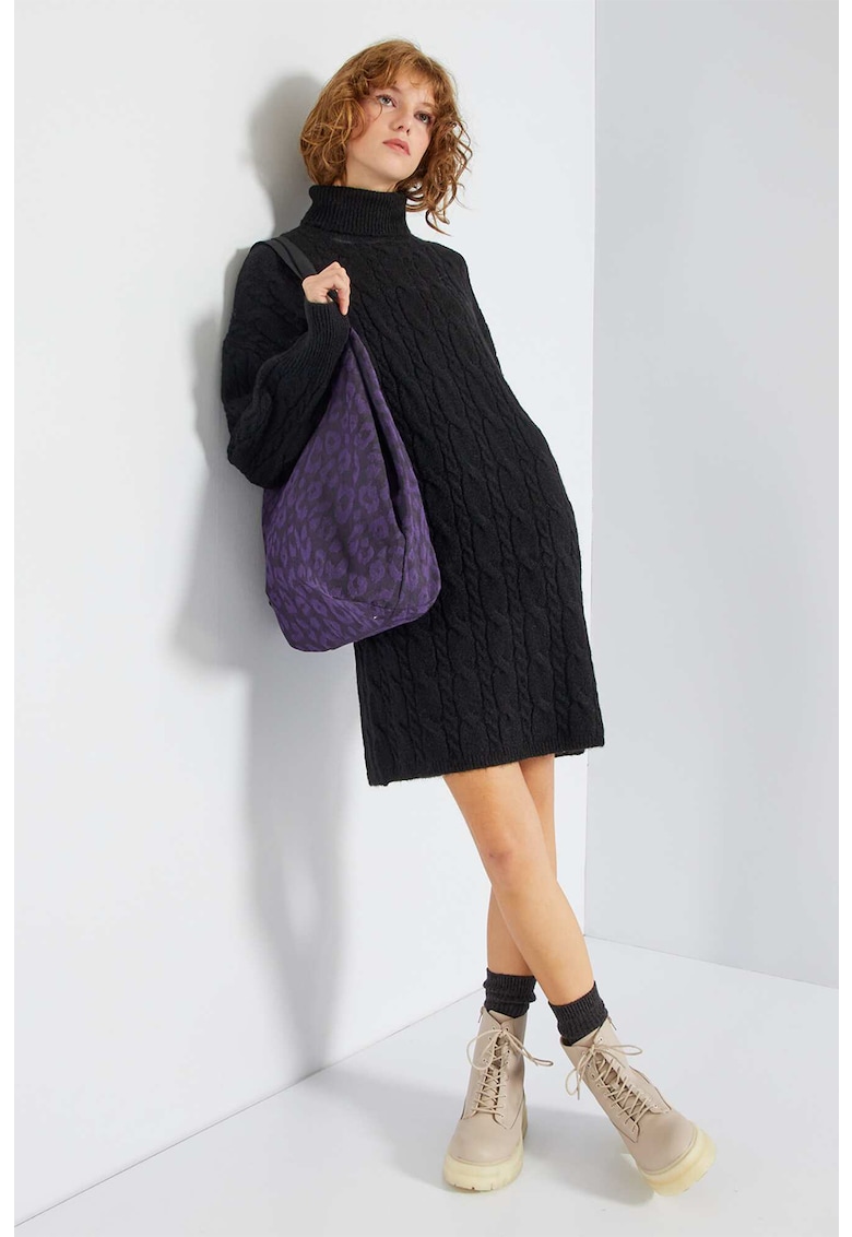 Rochie-pulover cu torsade si guler inalt