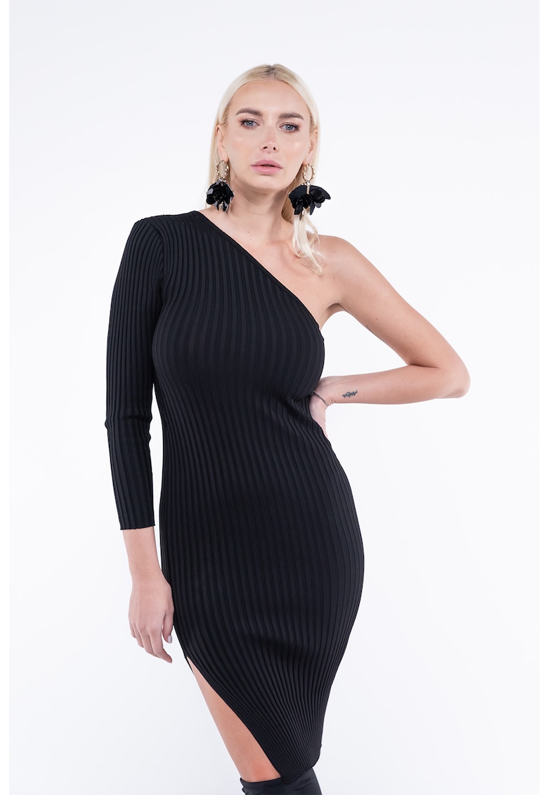 Rochie cu decolteu pe un umar si aspect striat