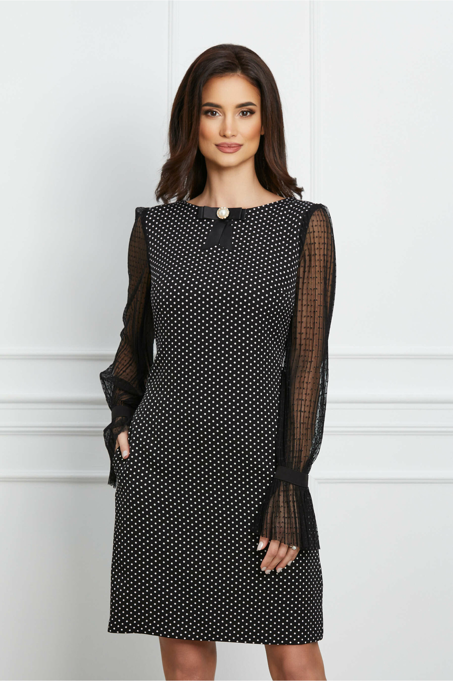 Rochie MBG neagra cu buline si maneci din dantela