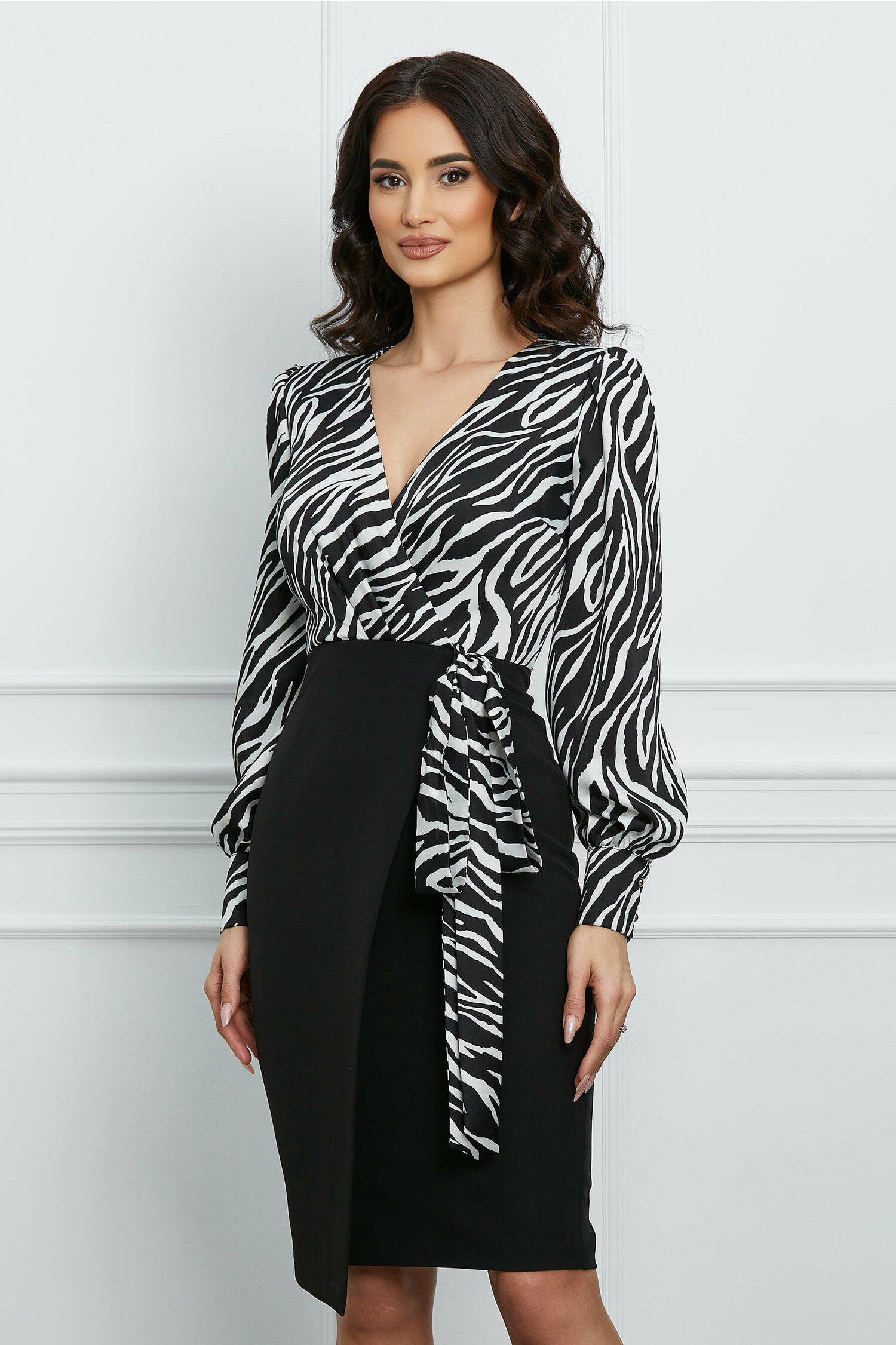 Rochie MBG neagra cu zebra print alb la bust si funda in talie