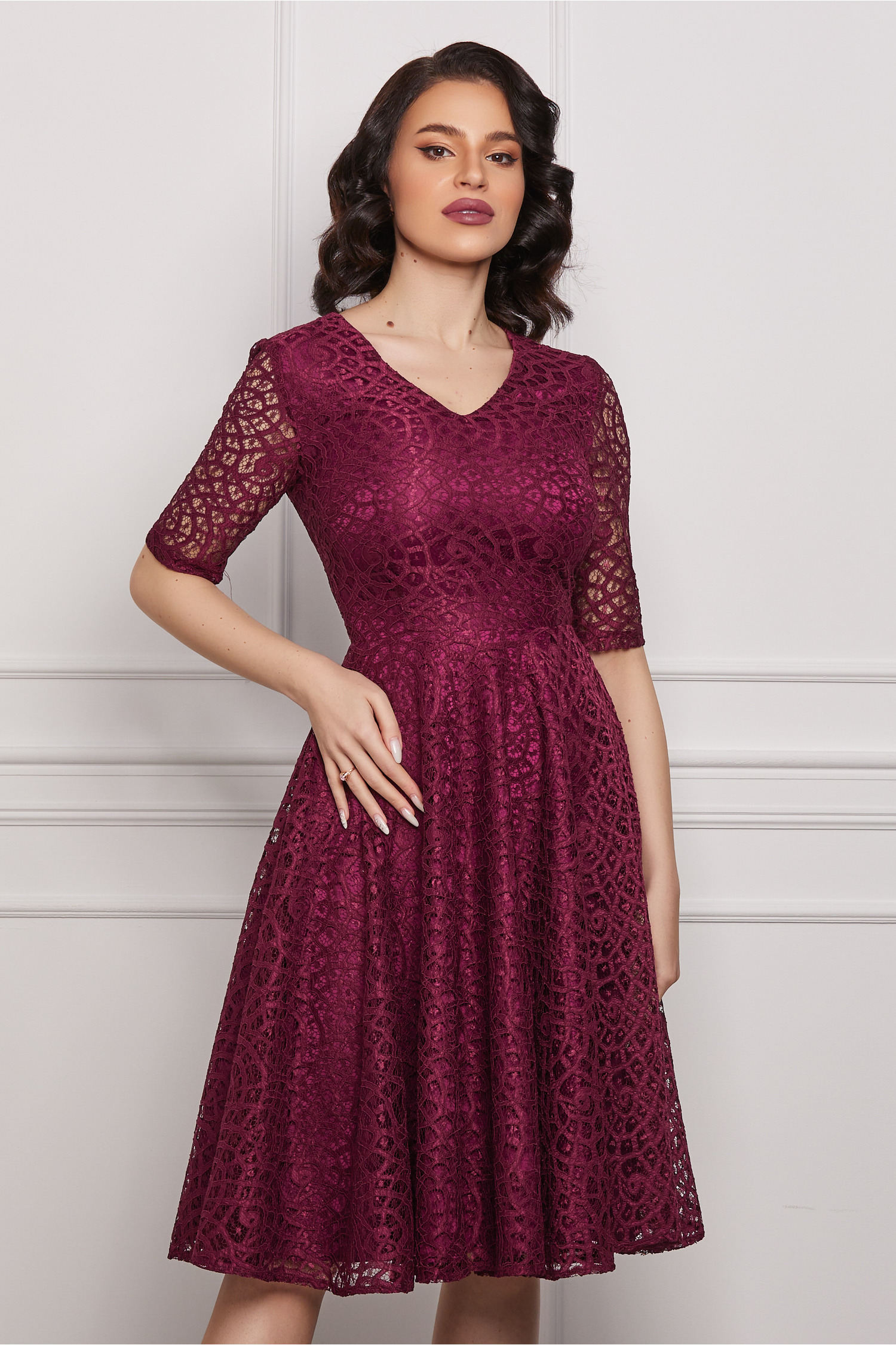Rochie Bella bordo clos din dantela