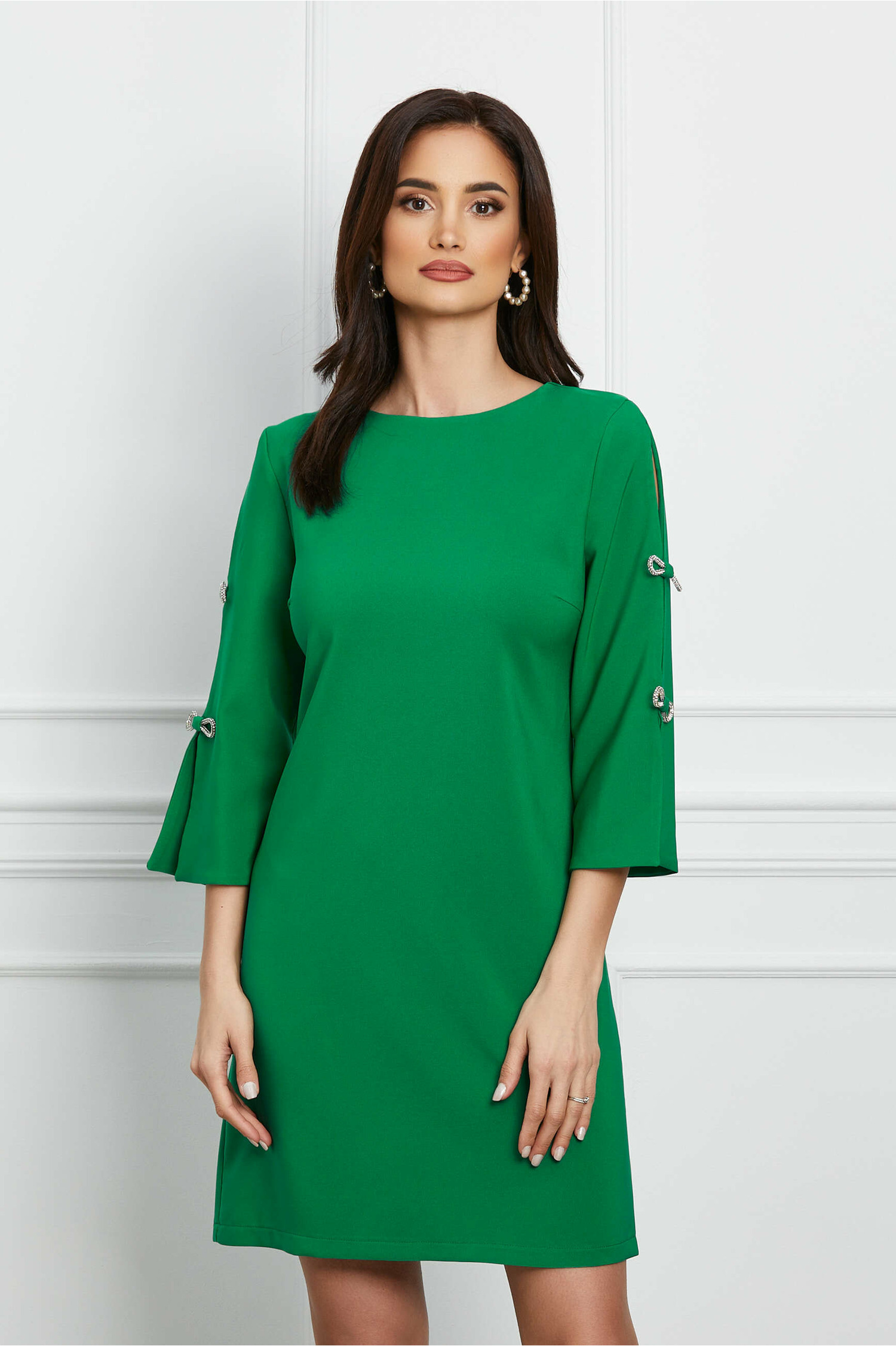 Rochie LaDonna verde cu funde din strasuri pe maneci