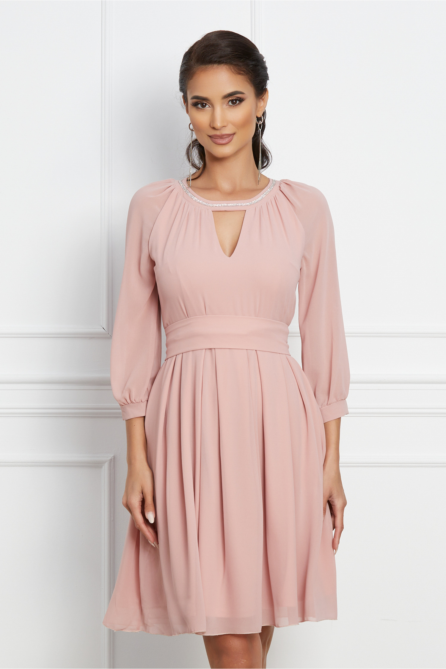 Rochie Ella Collection Olivia roz cu pliuri pe fusta si cordon in talie