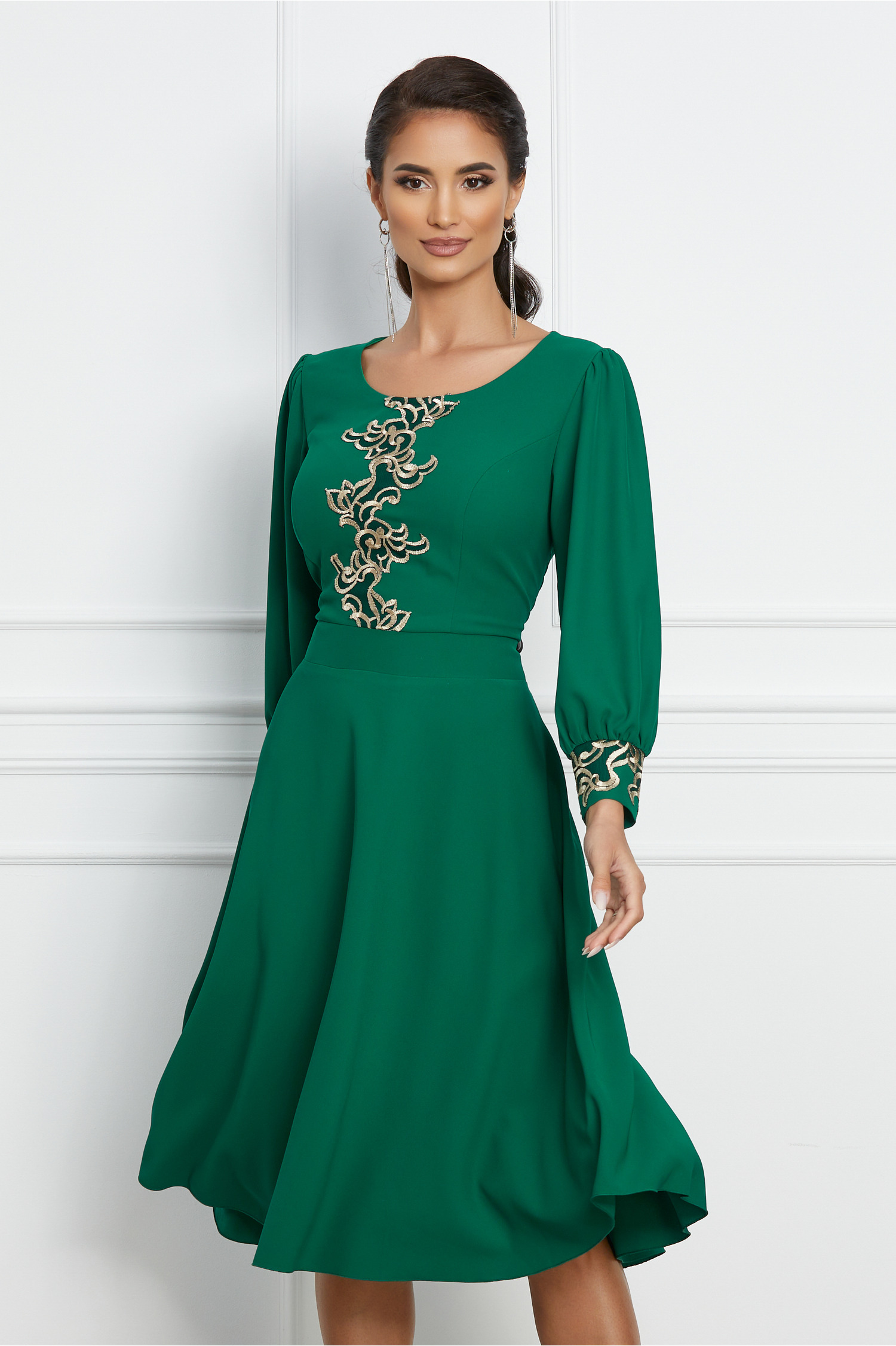 Rochie Ivona verde cu broderie bej