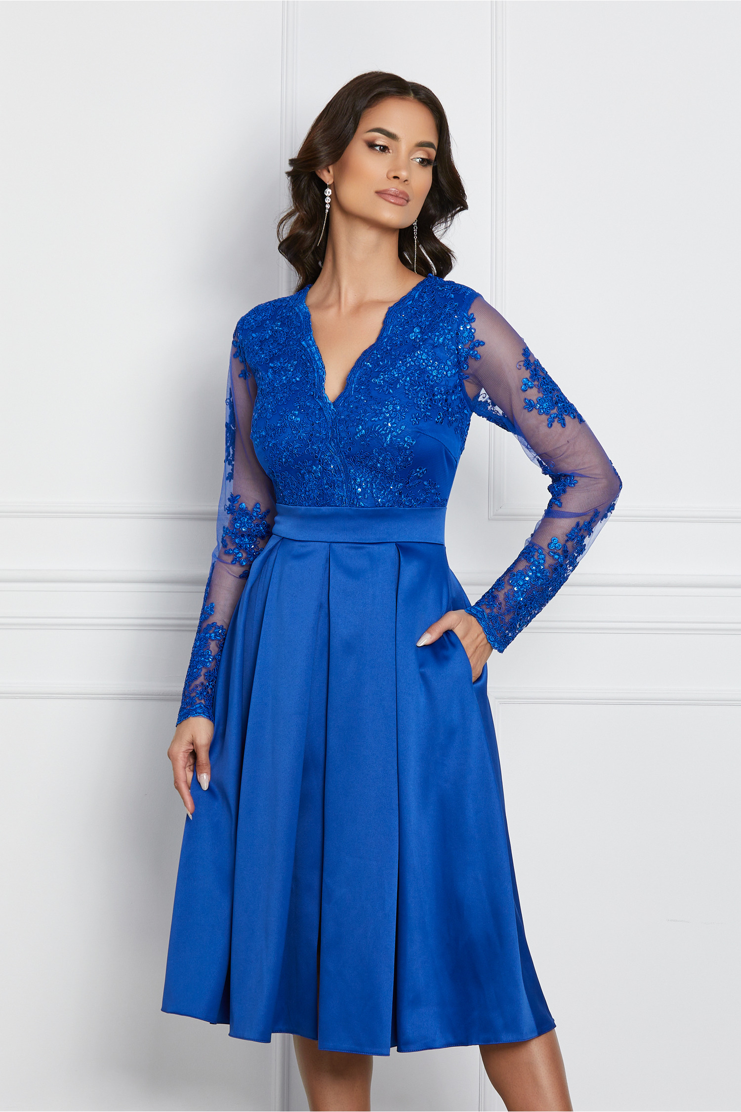 Rochie Ella Collection Cassi albastra cu broderie la bust