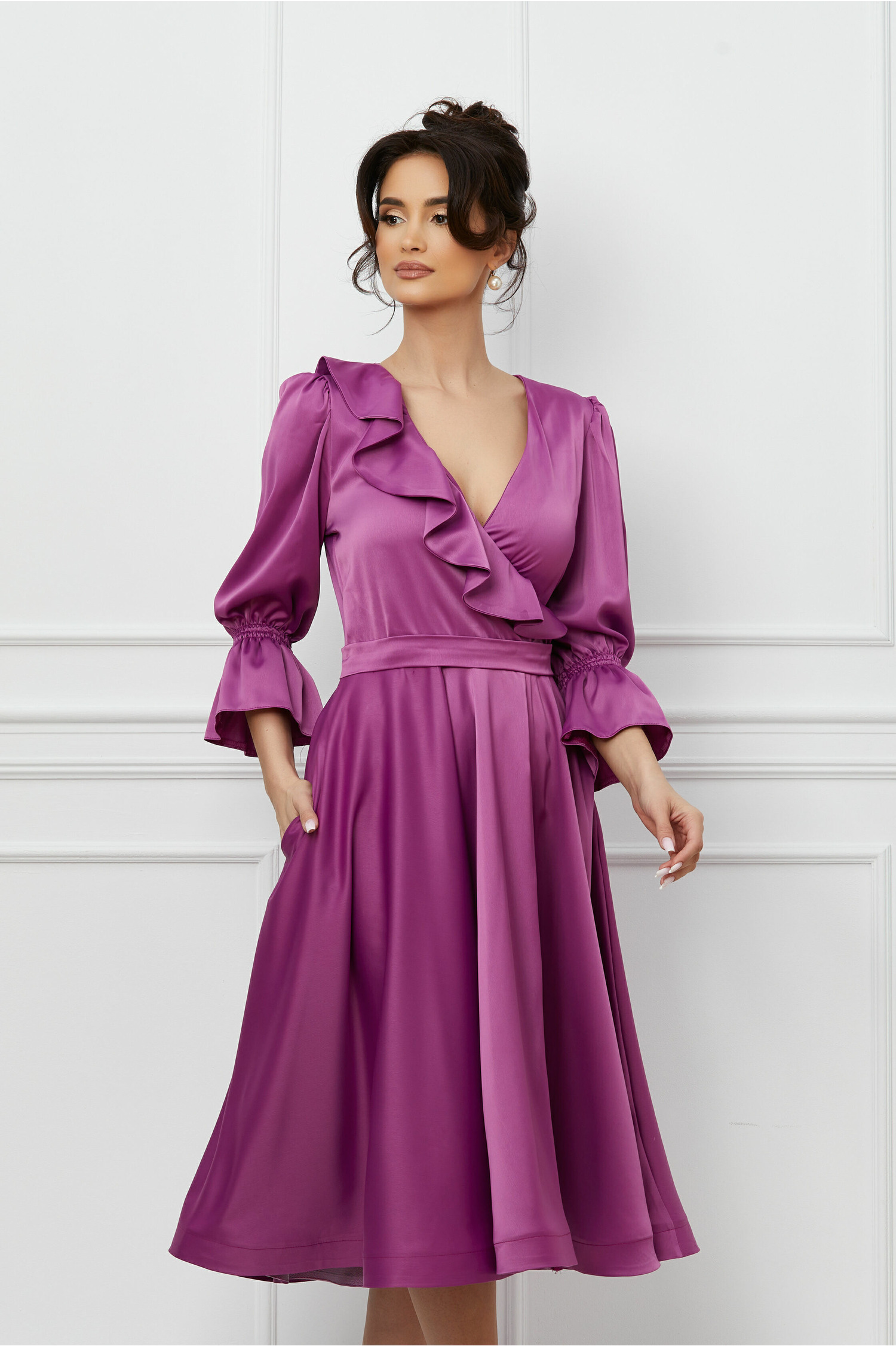 Rochie MBG magenta cu volanas la bust