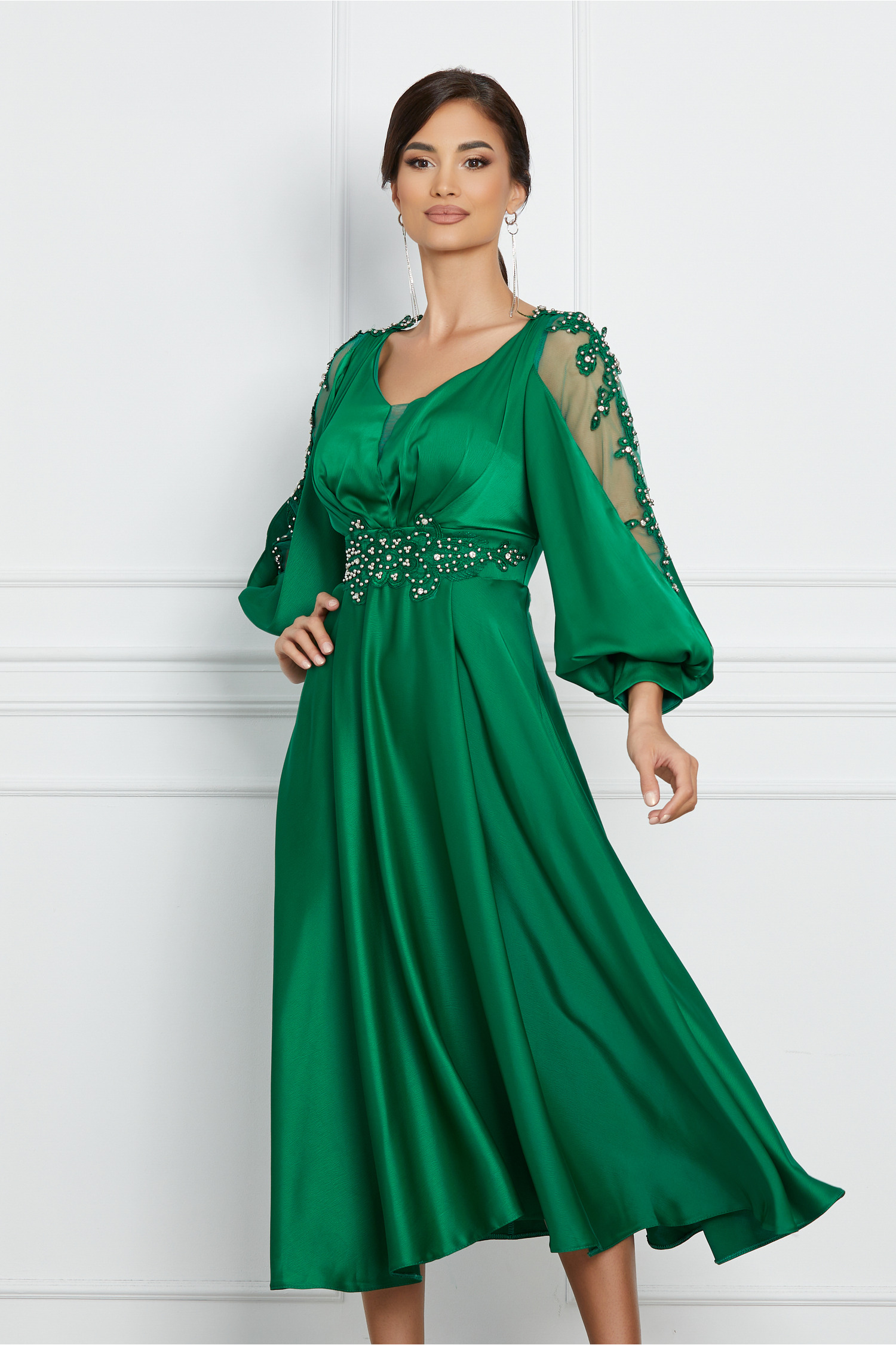 Rochie Denisa verde accesorizata cu perlute