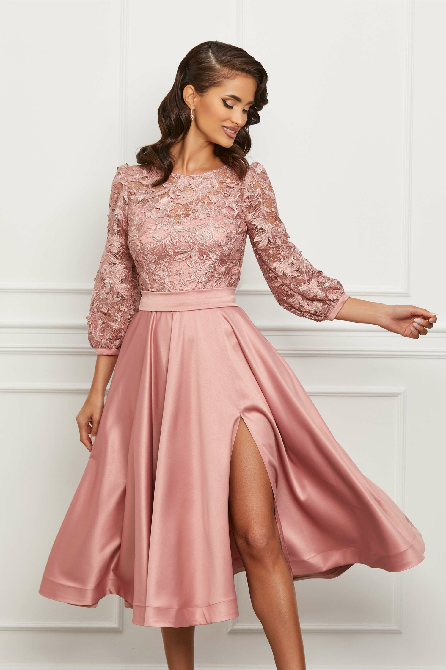 Rochie MBG roz cu fusta din satin si crepeu maxi