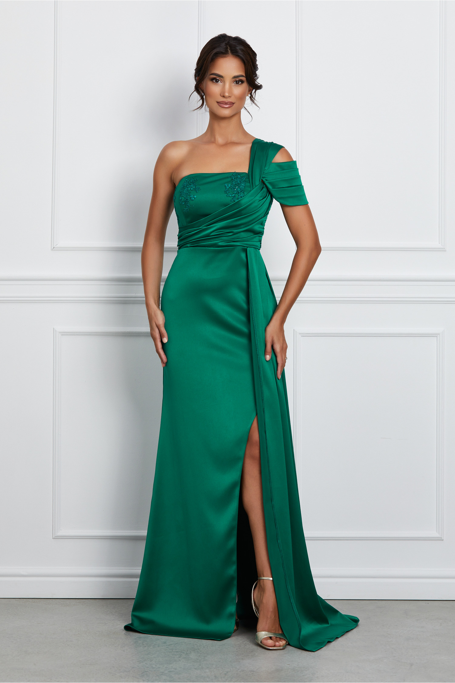 Rochie MBG verde lunga cu broderie pe bust