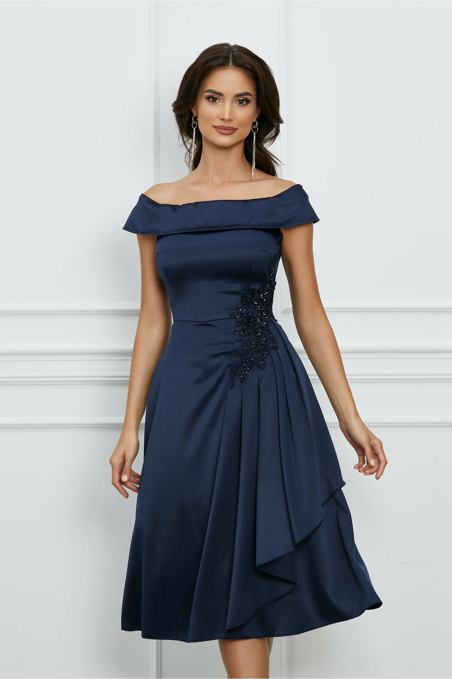 Rochie MBG bleumarin din tafta cu broderie in talie