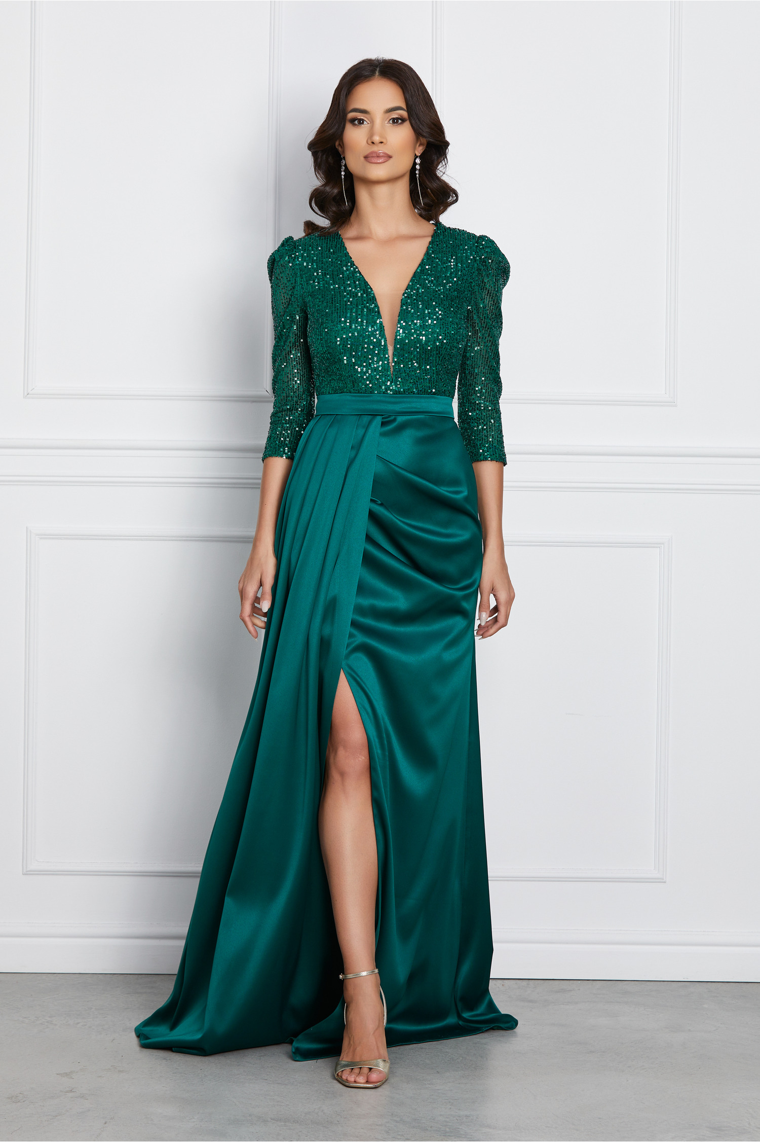 Rochie MBG lunga verde cu paiete la bust