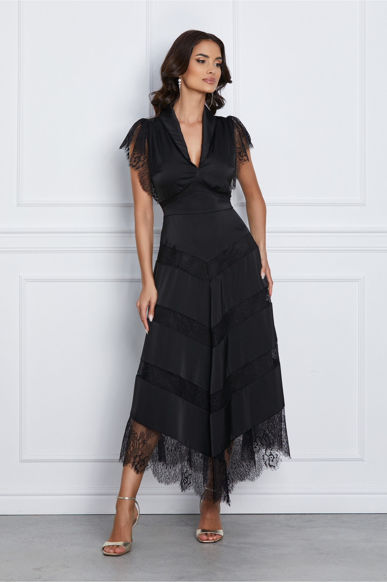 Rochie Leonard Collection din satin cu insertii din dantela