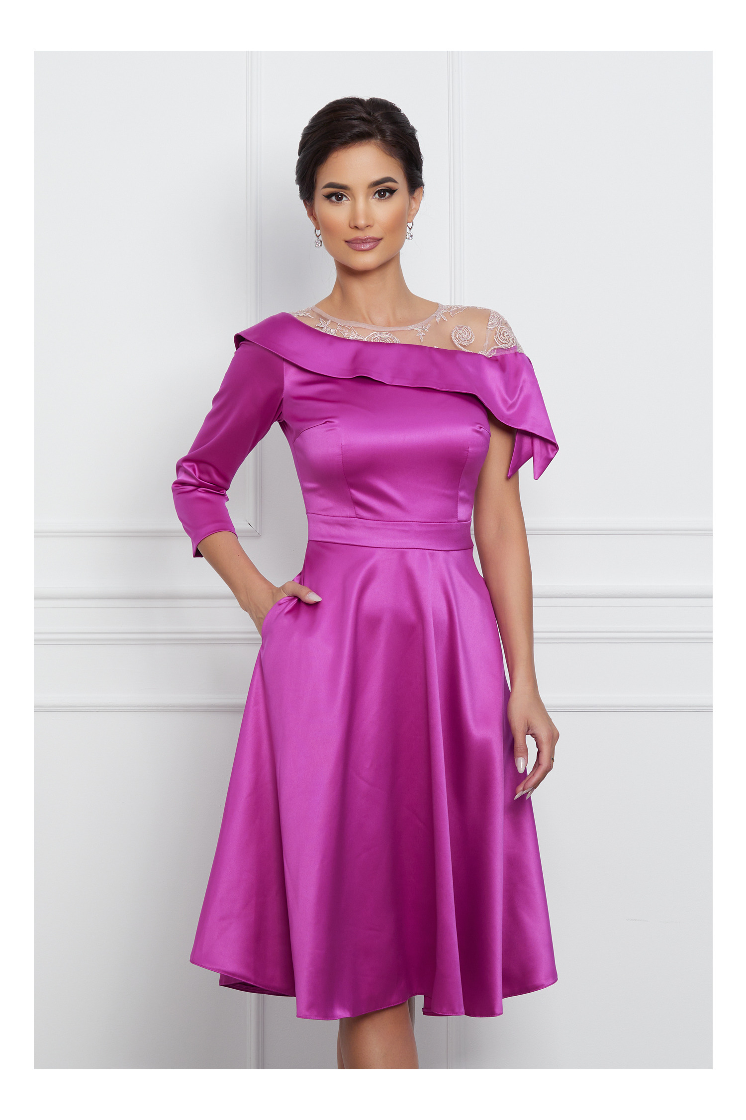 Rochie Moze magenta cu tull si volan la bust