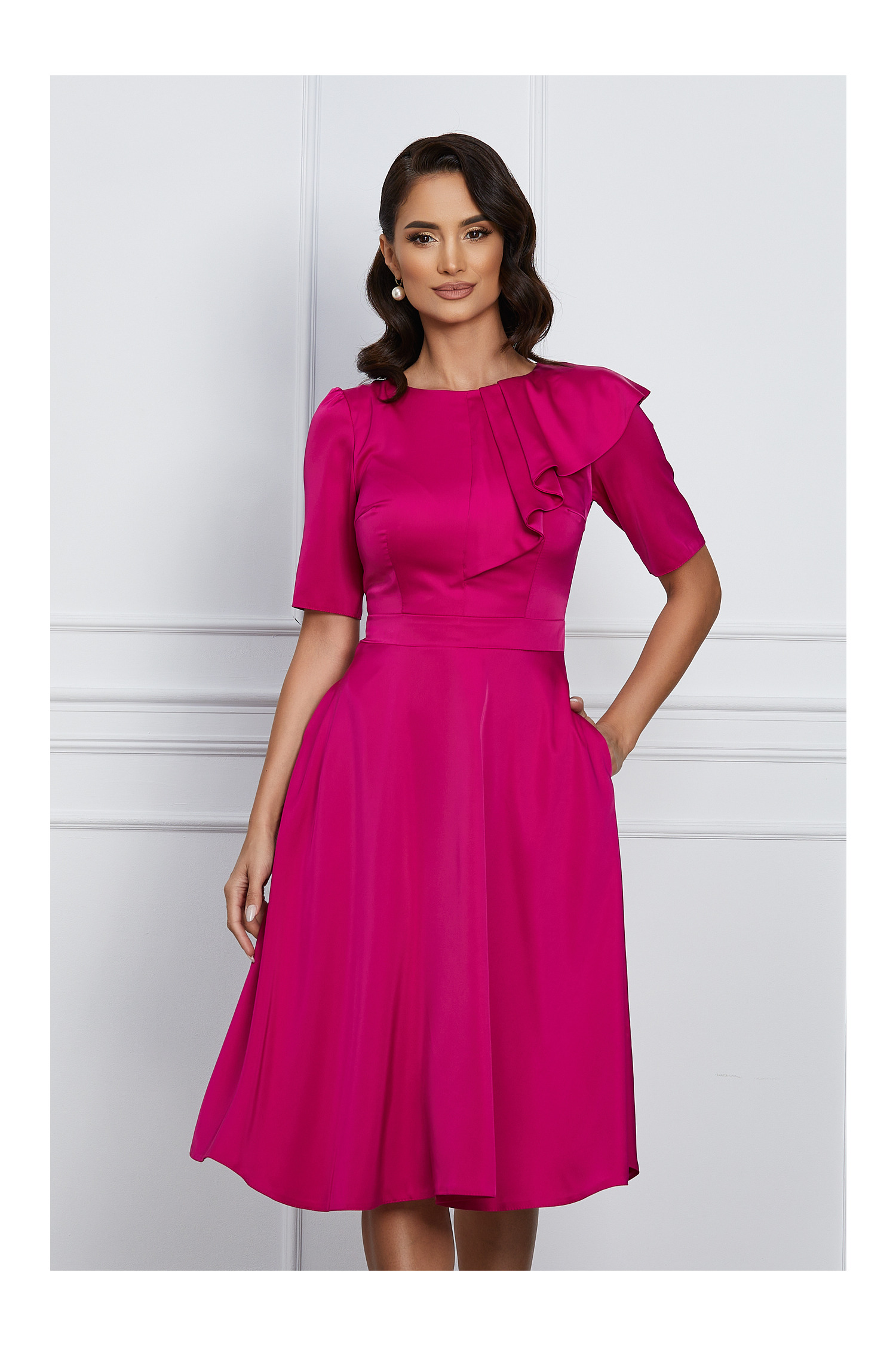 Rochie Moze magenta din satin cu volan pe bust