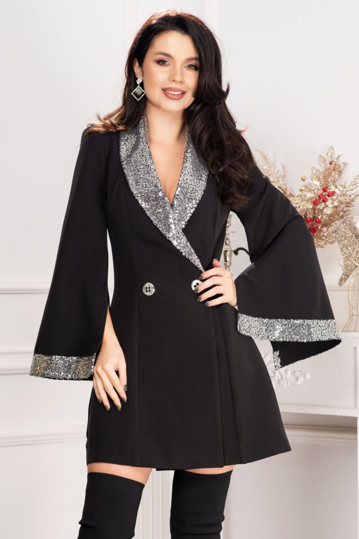 Rochie eleganta Stefany neagra cu guler si mansete din paiete argintii