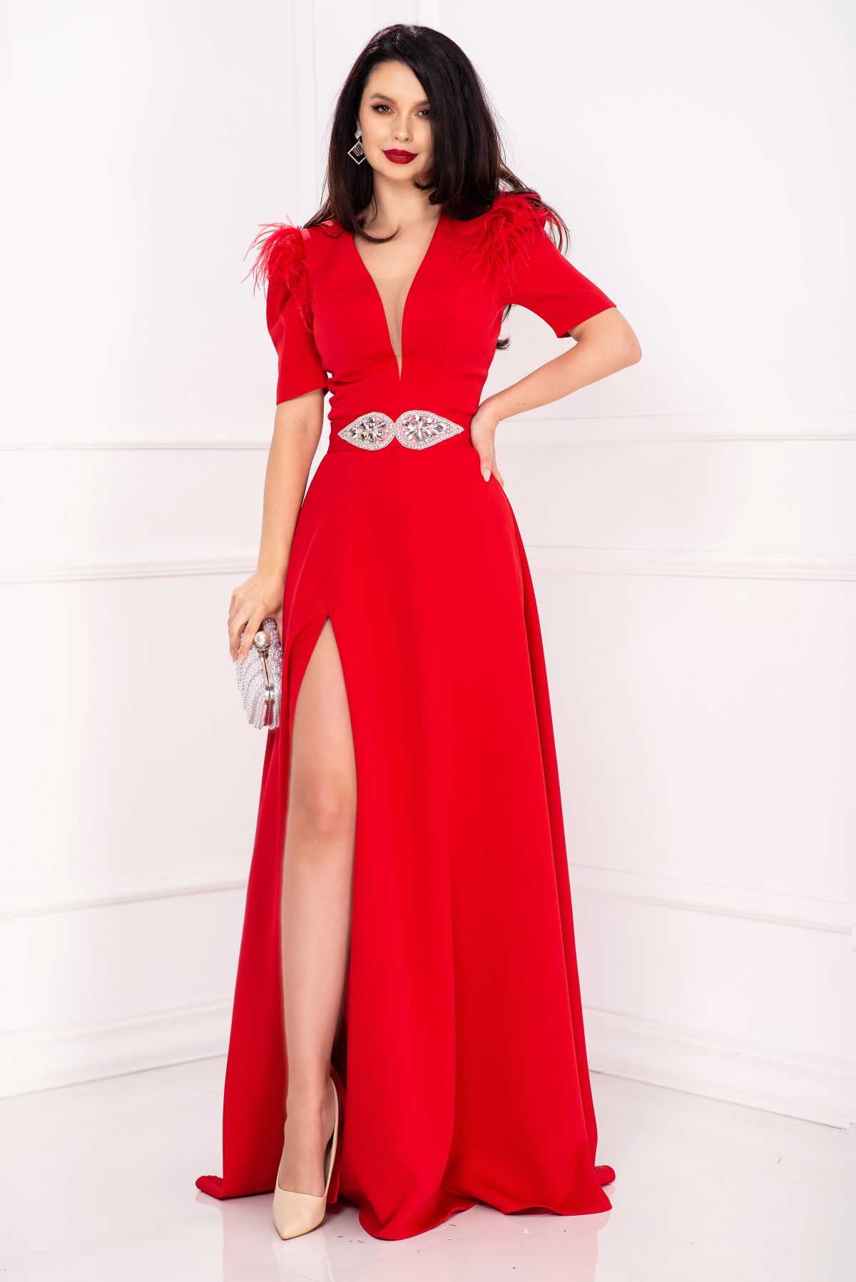 persona jgheab inexact rochii rosii elegante lungi Mercur fiu Opreștete