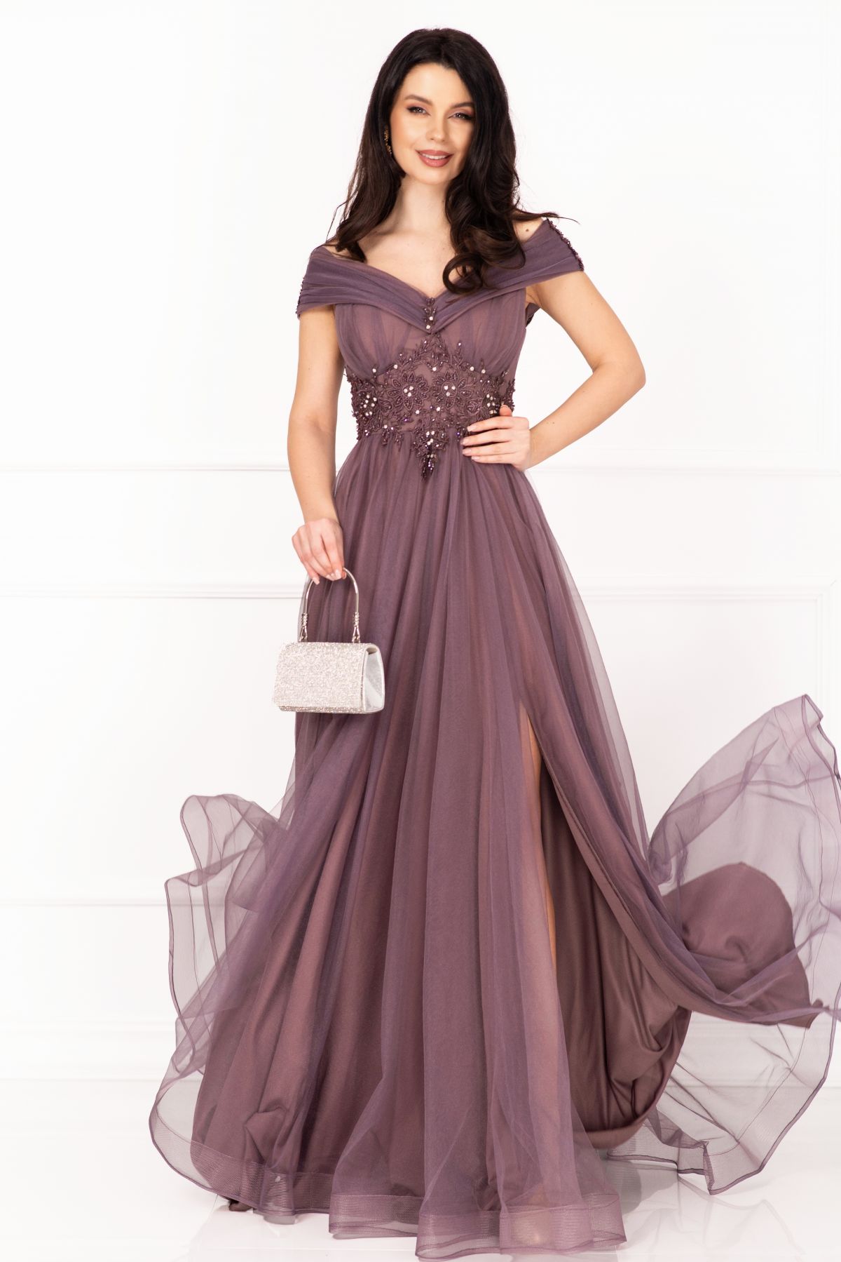 Rochie pretioasa Evelyn lunga mov eleganta din tulle cu strassuri