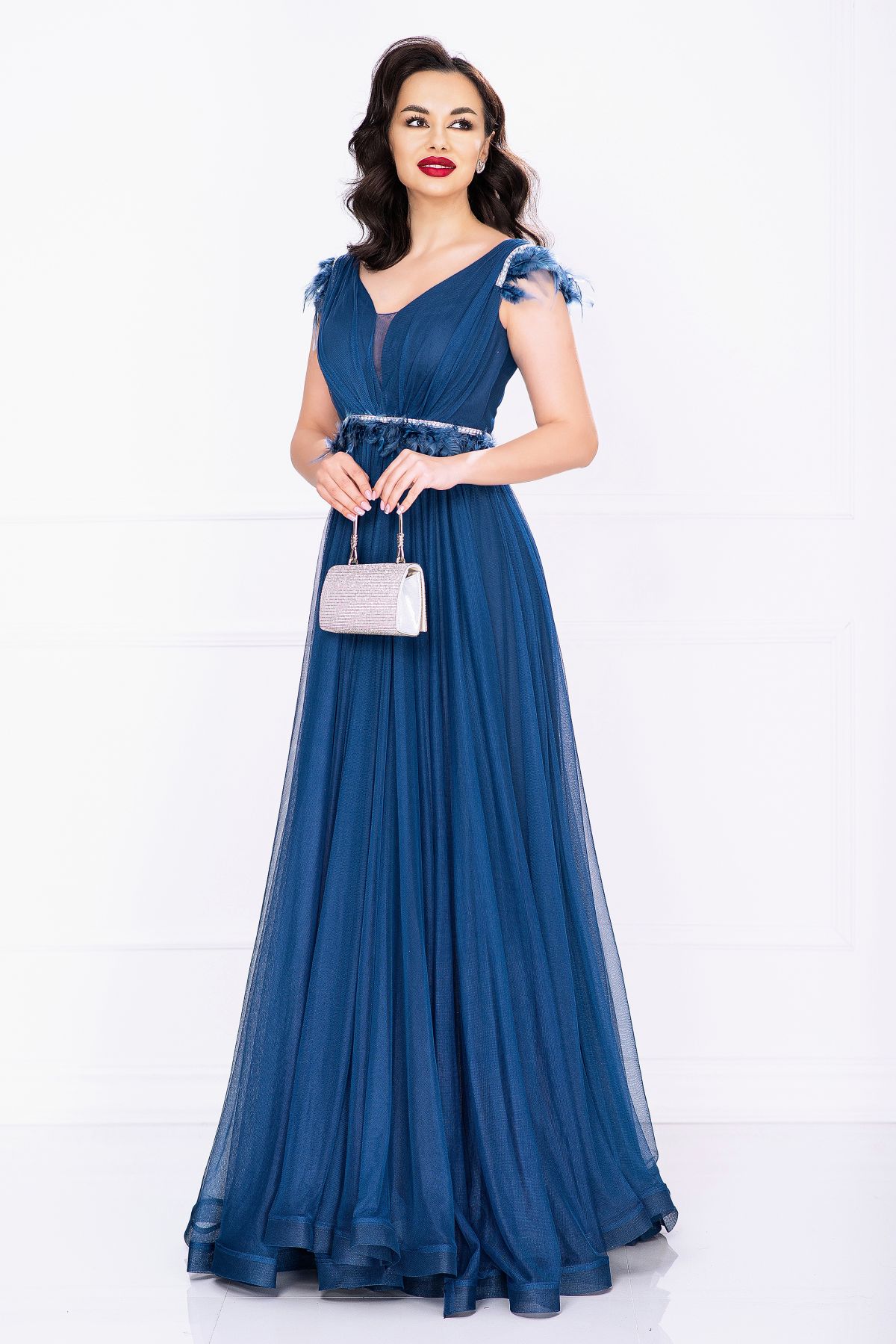 Rochie lunga de seara Petronela bleumarin decorata cu banda din fulgi