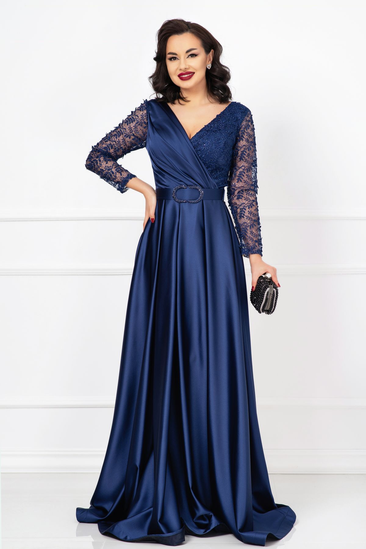 Rochie lunga de soacra Marilyn bleumarin cu fronseuri si maneci pretioase brodate