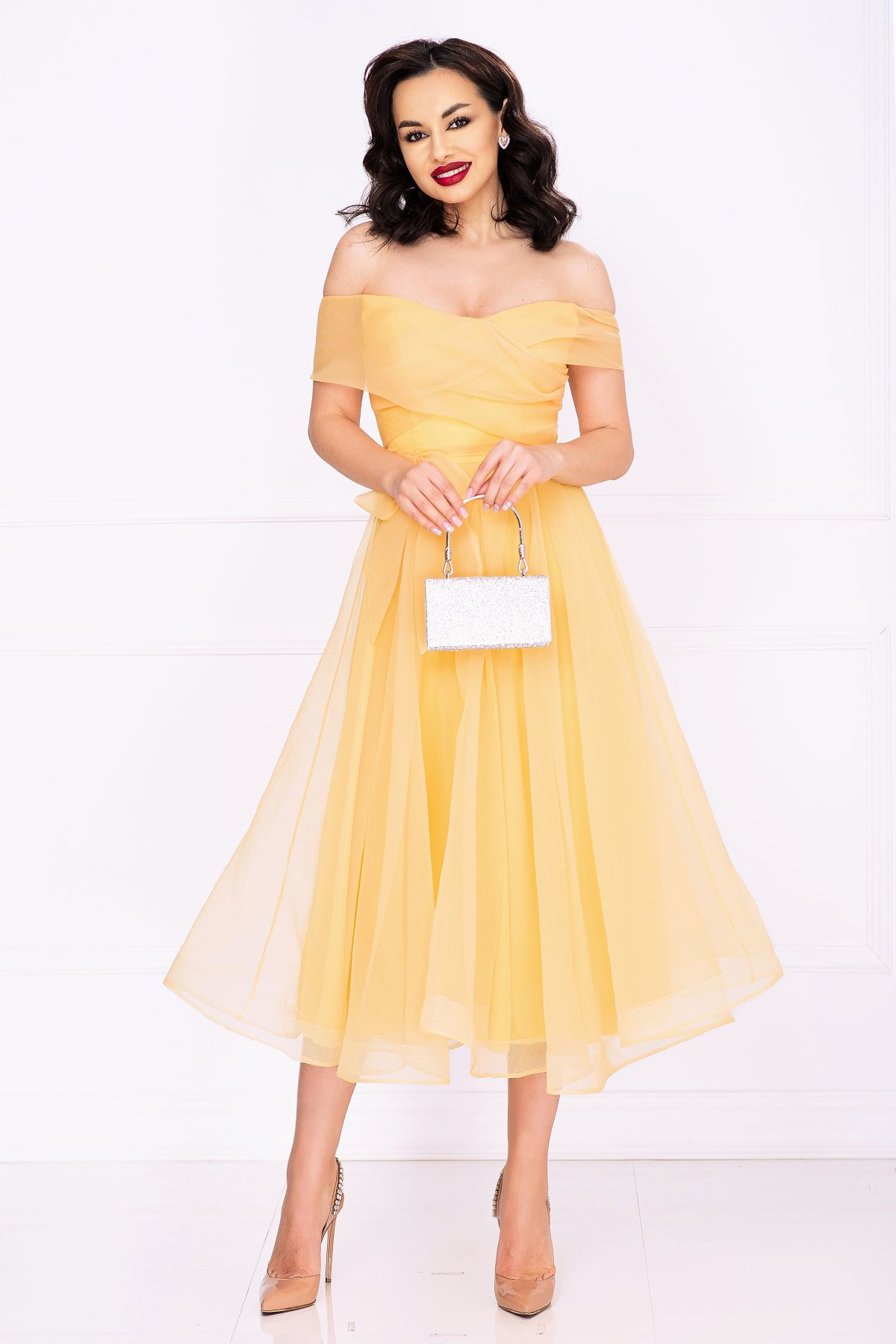 Rochie de ocazie galbena in clos din organza