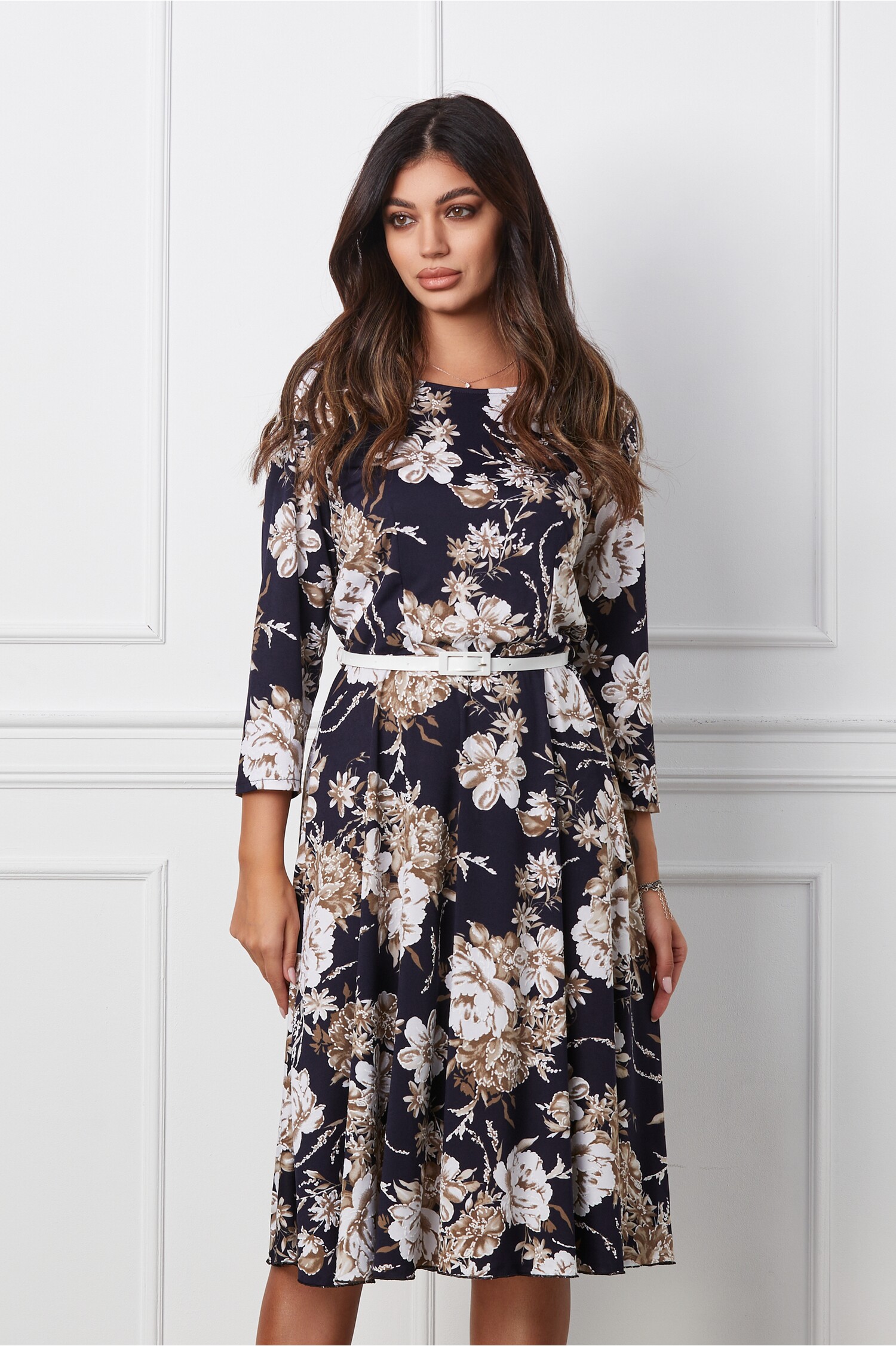 Rochie Alexa bleumarin cu imprimeu floral bej si curea in talie