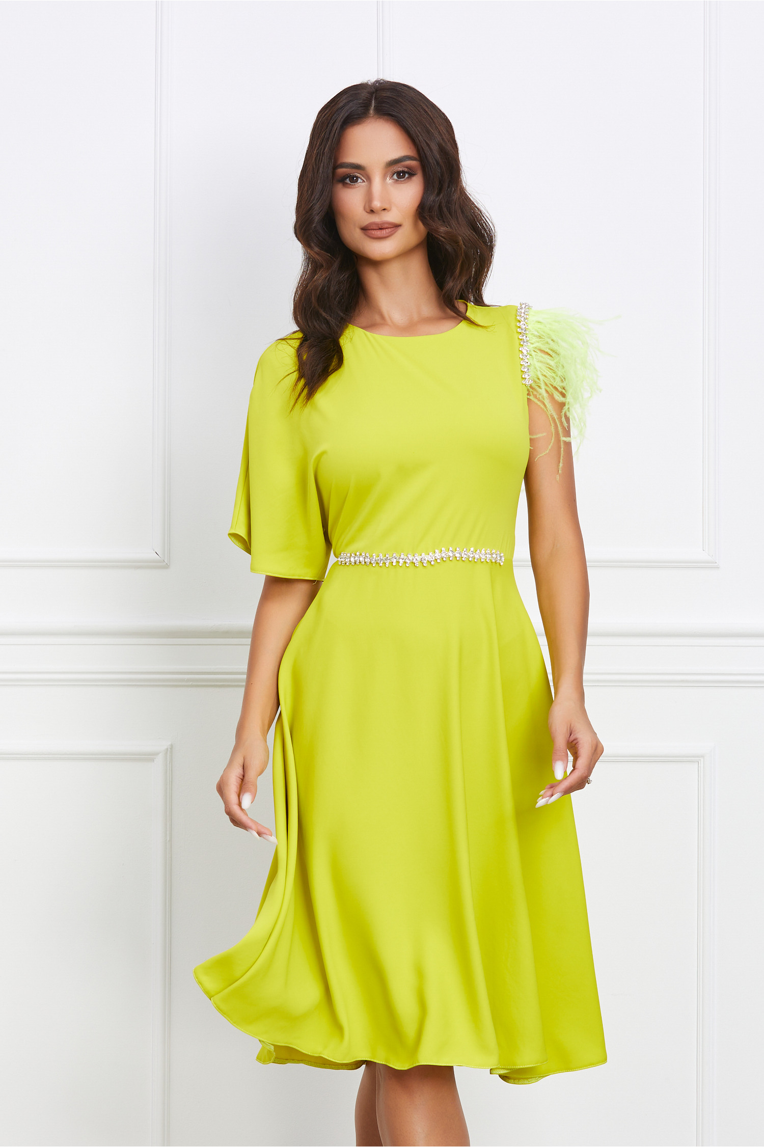 Rochie Dy Fashion lime cu pene si strasuri