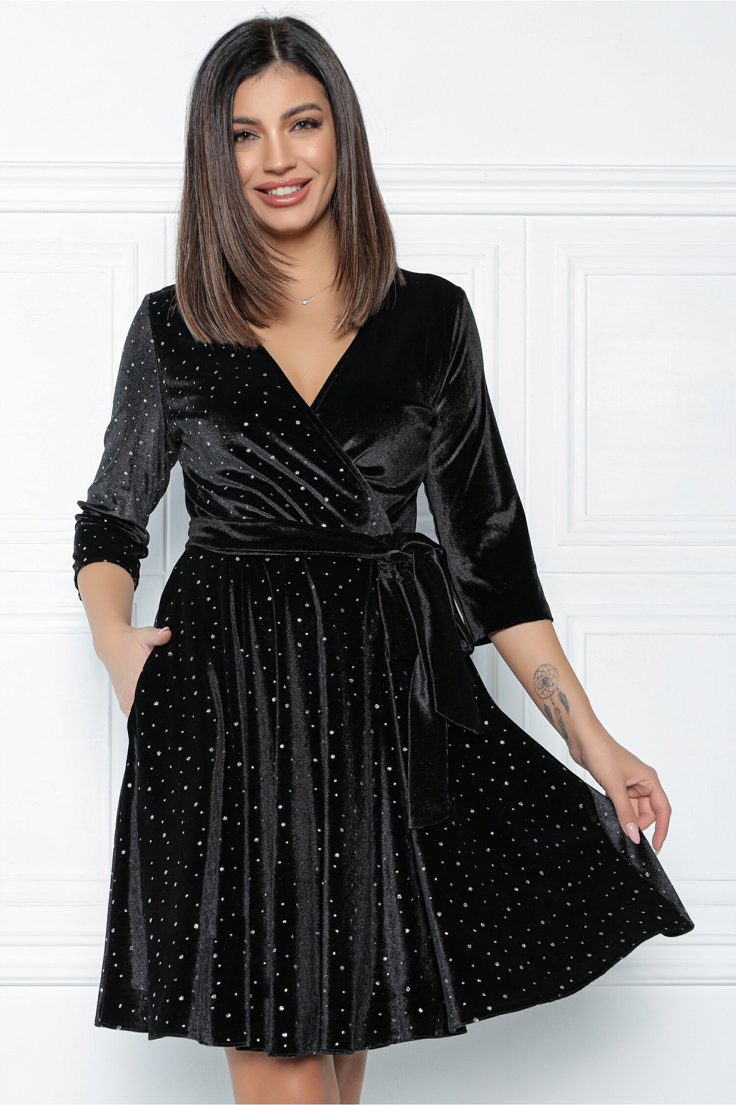 Rochie MBG neagra din catifea cu buline din glitter