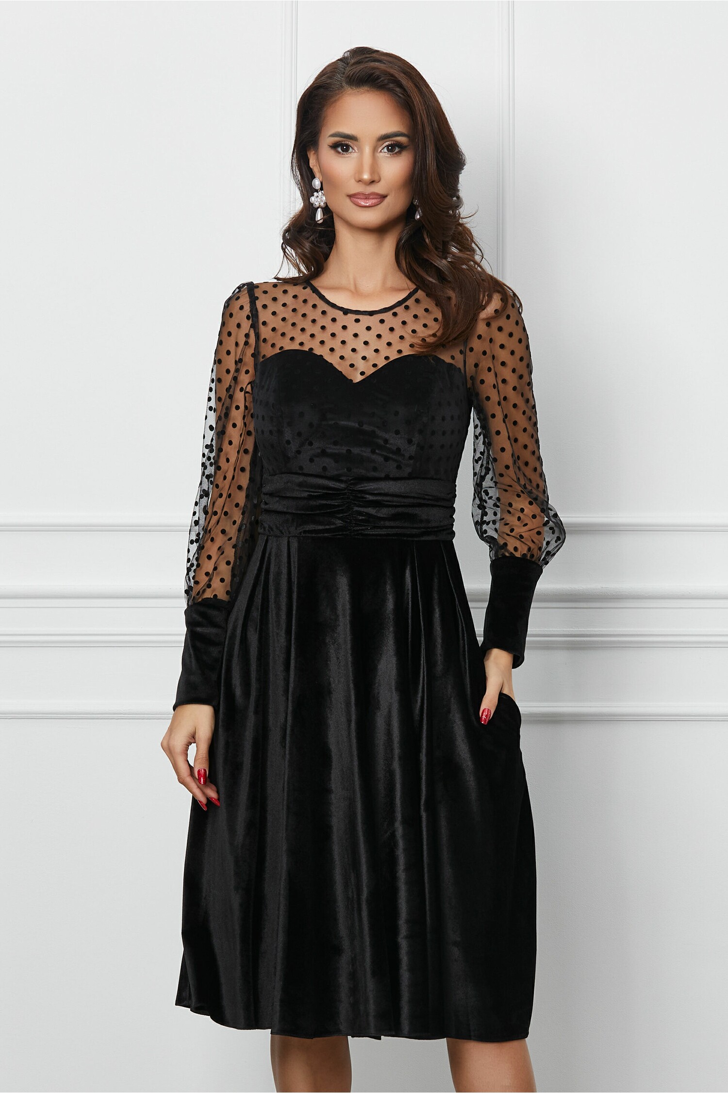 Rochie Dy Fashion neagra din catifea si tull cu buline la bust