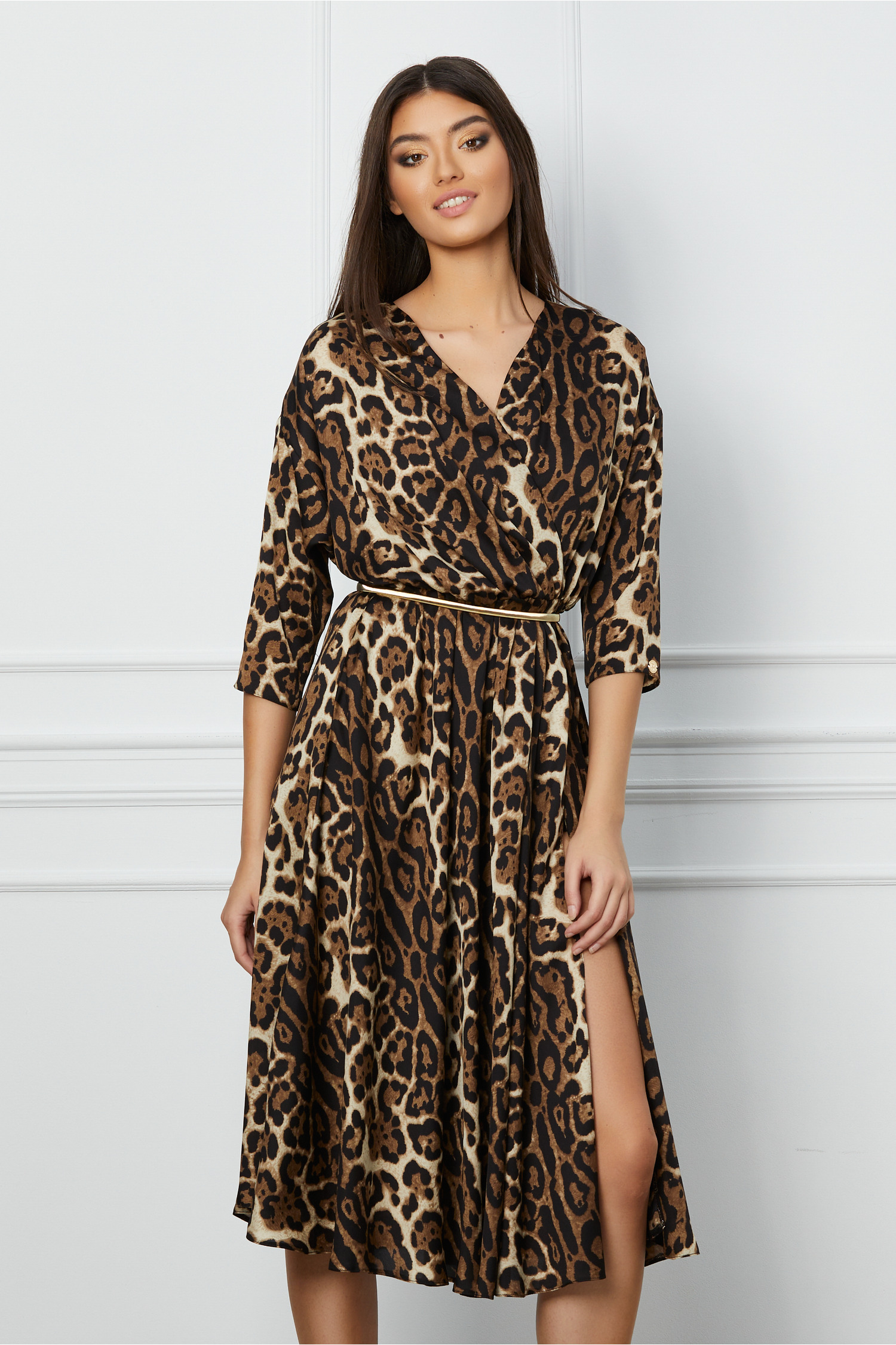 Rochie Dy Fashion maro cu animal print din satin cu elastic si curea in talie