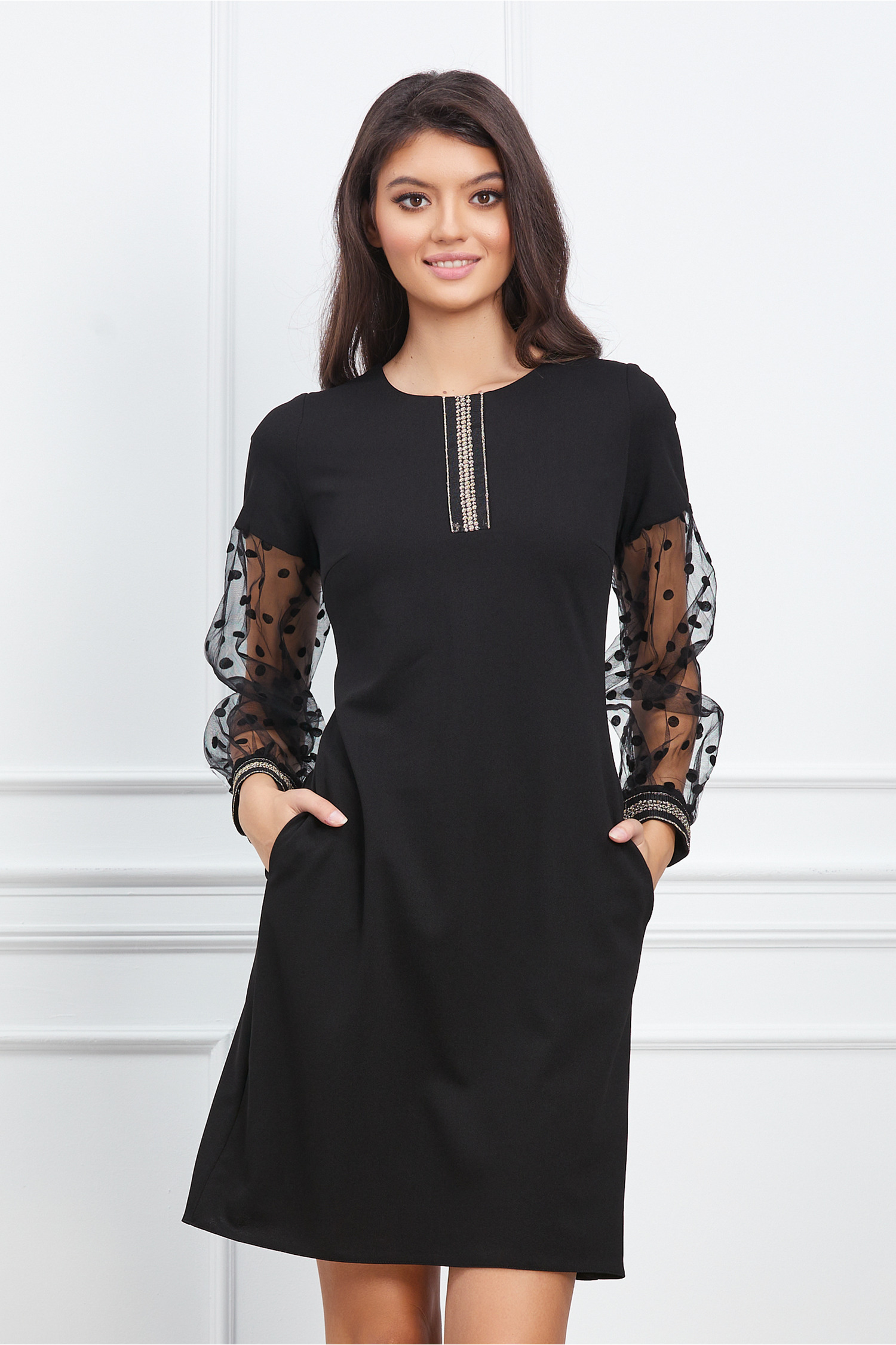 Rochie Moze neagra cu maneci din tull cu buline catifelate