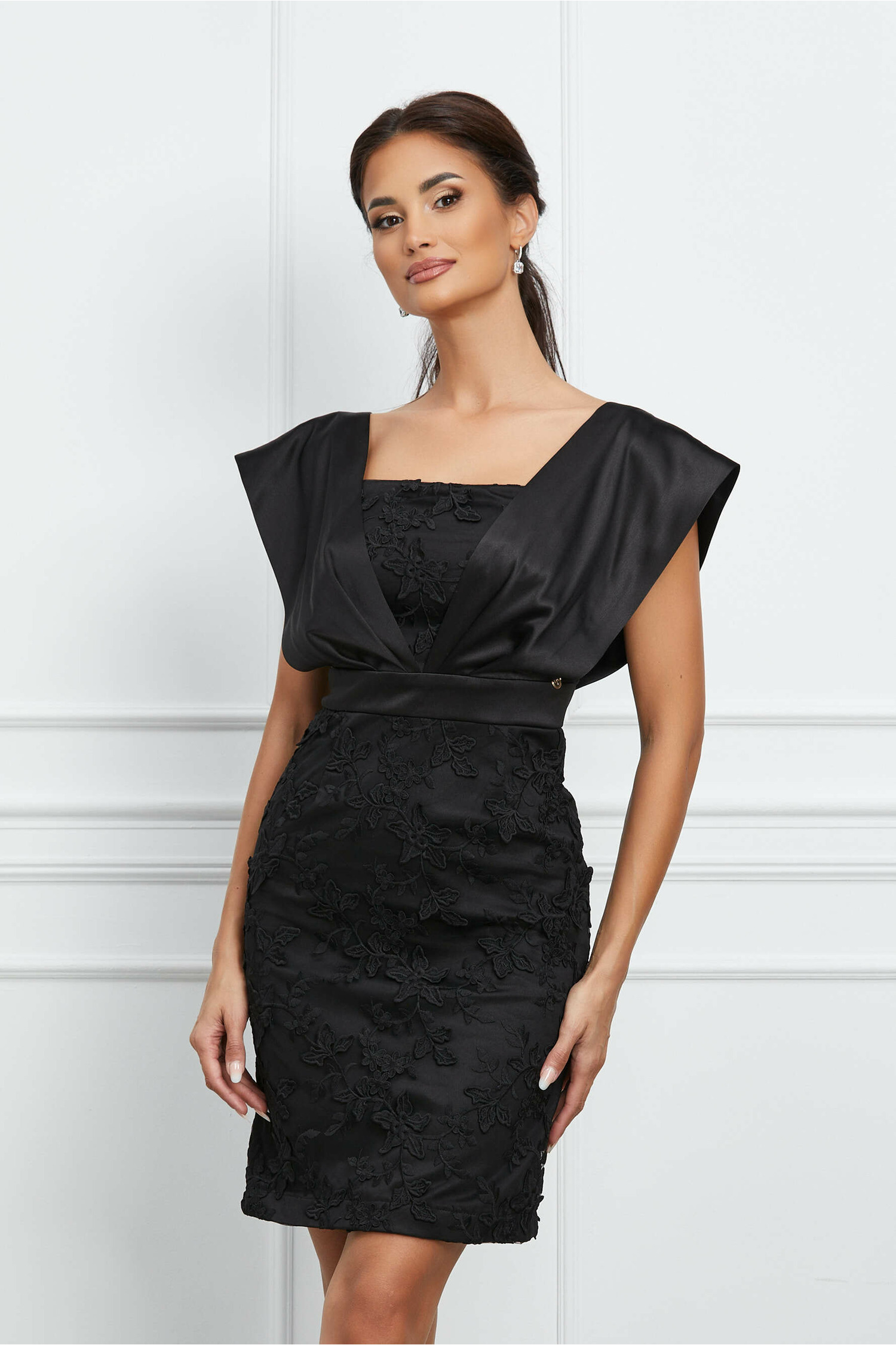 Rochie Dy Fashion neagra din dantela cu tafta pe umeri